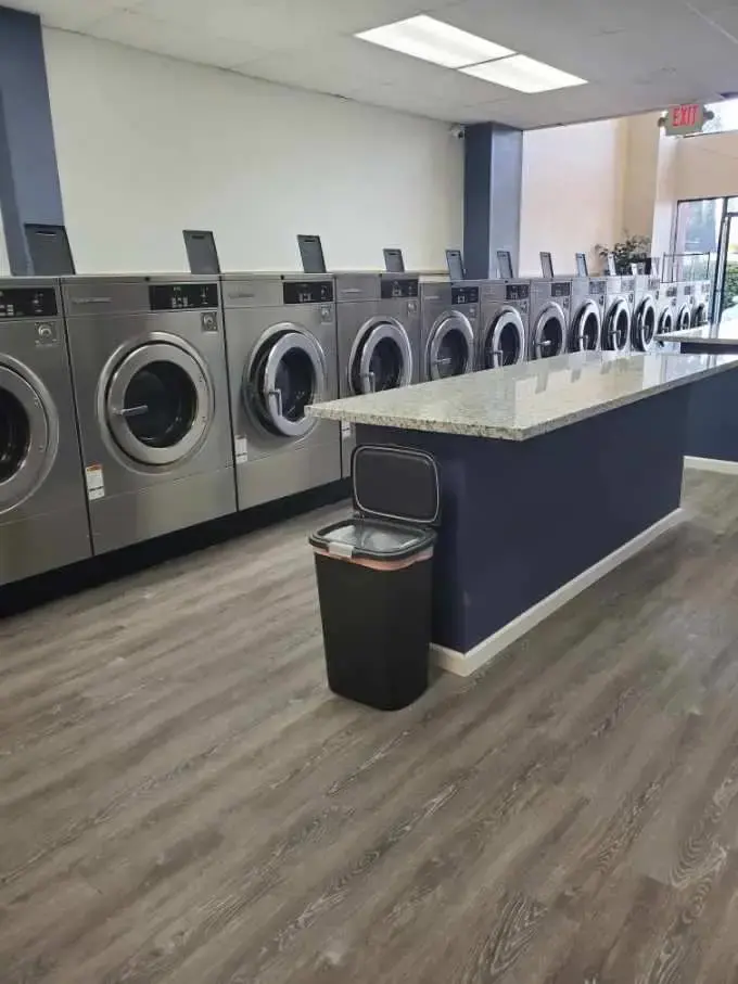 The Good Wash Laundromat thumbnail 17