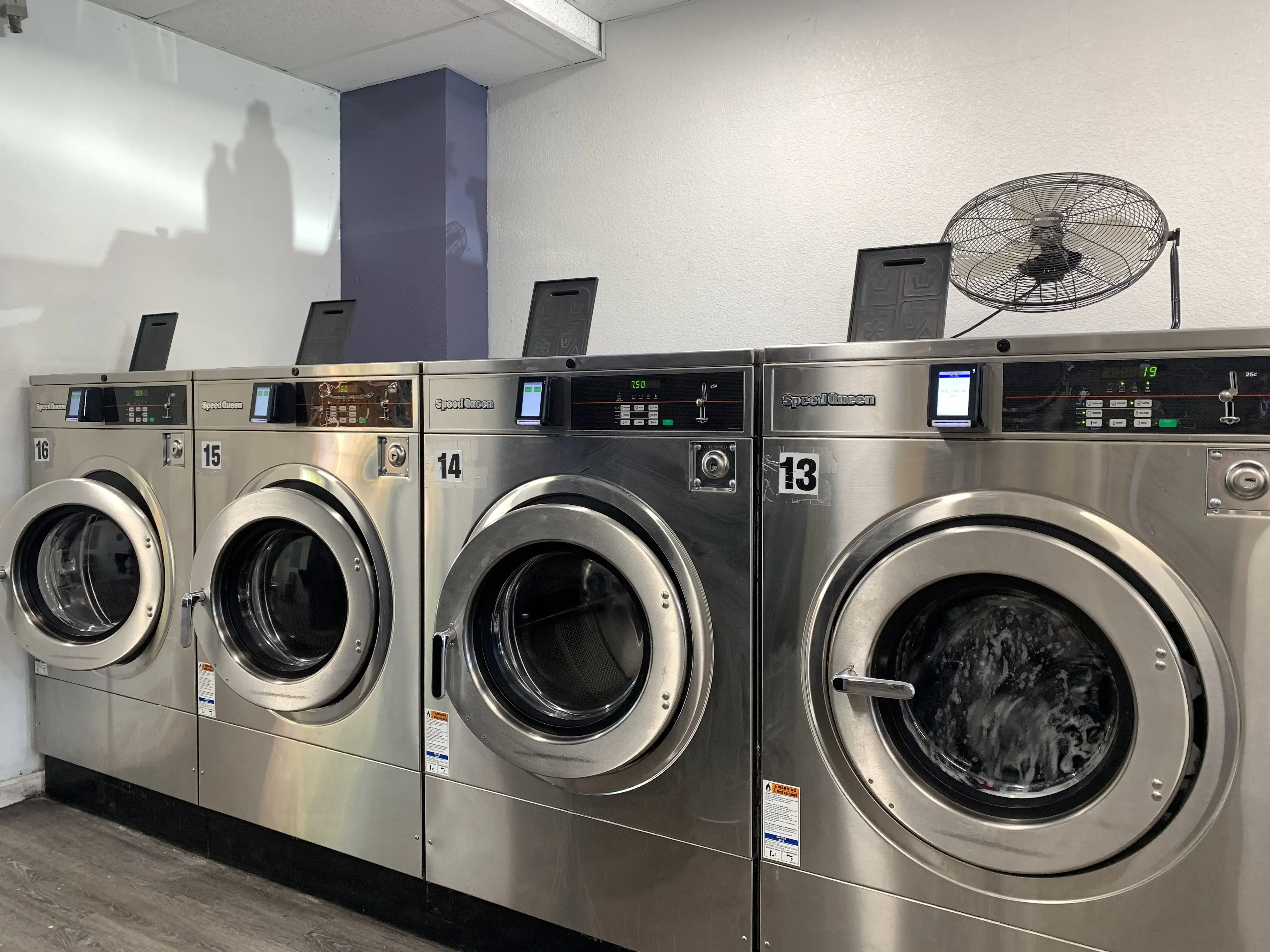 The Good Wash Laundromat thumbnail 2