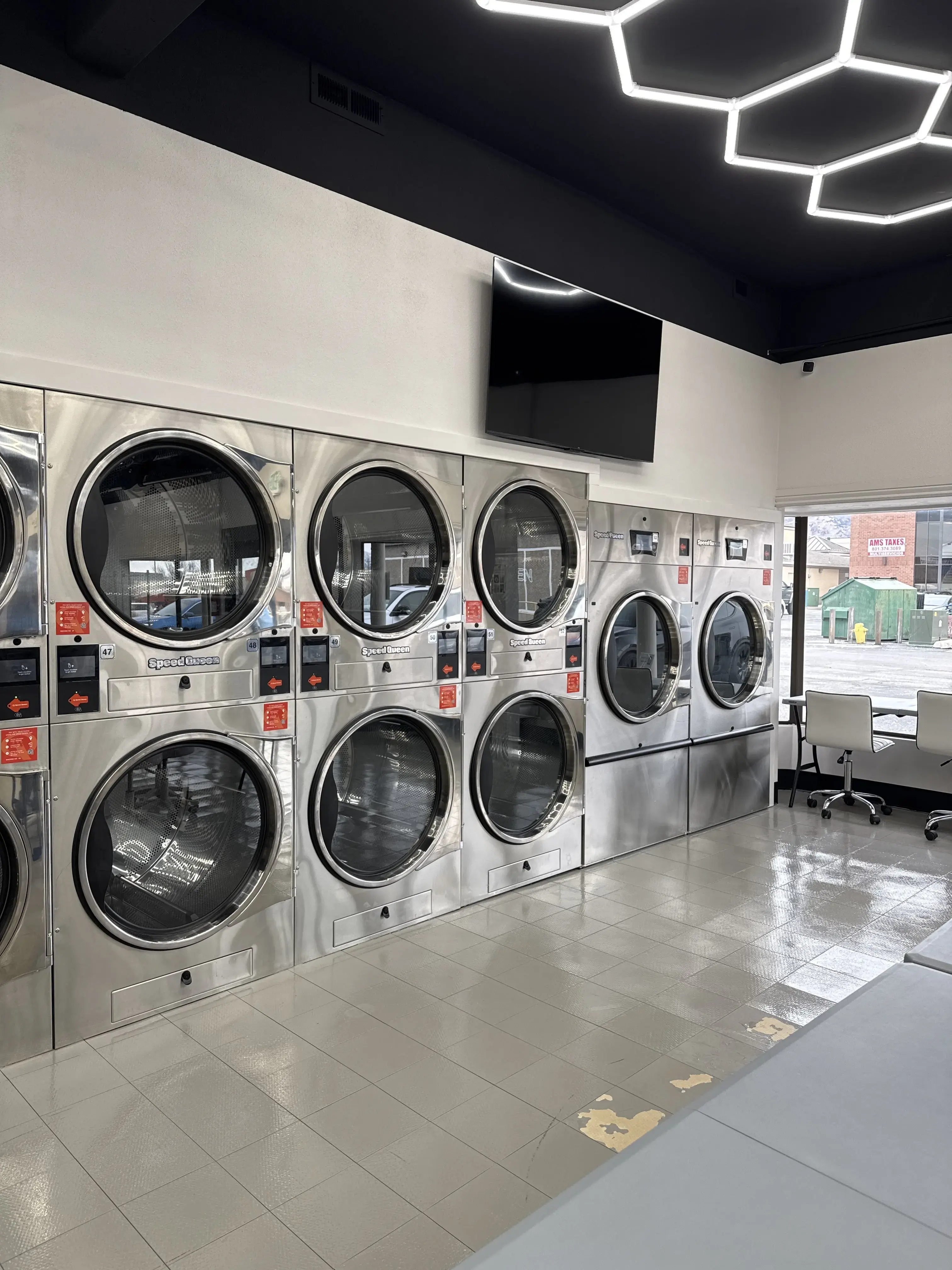 THE HIVE Laundry Center thumbnail 19