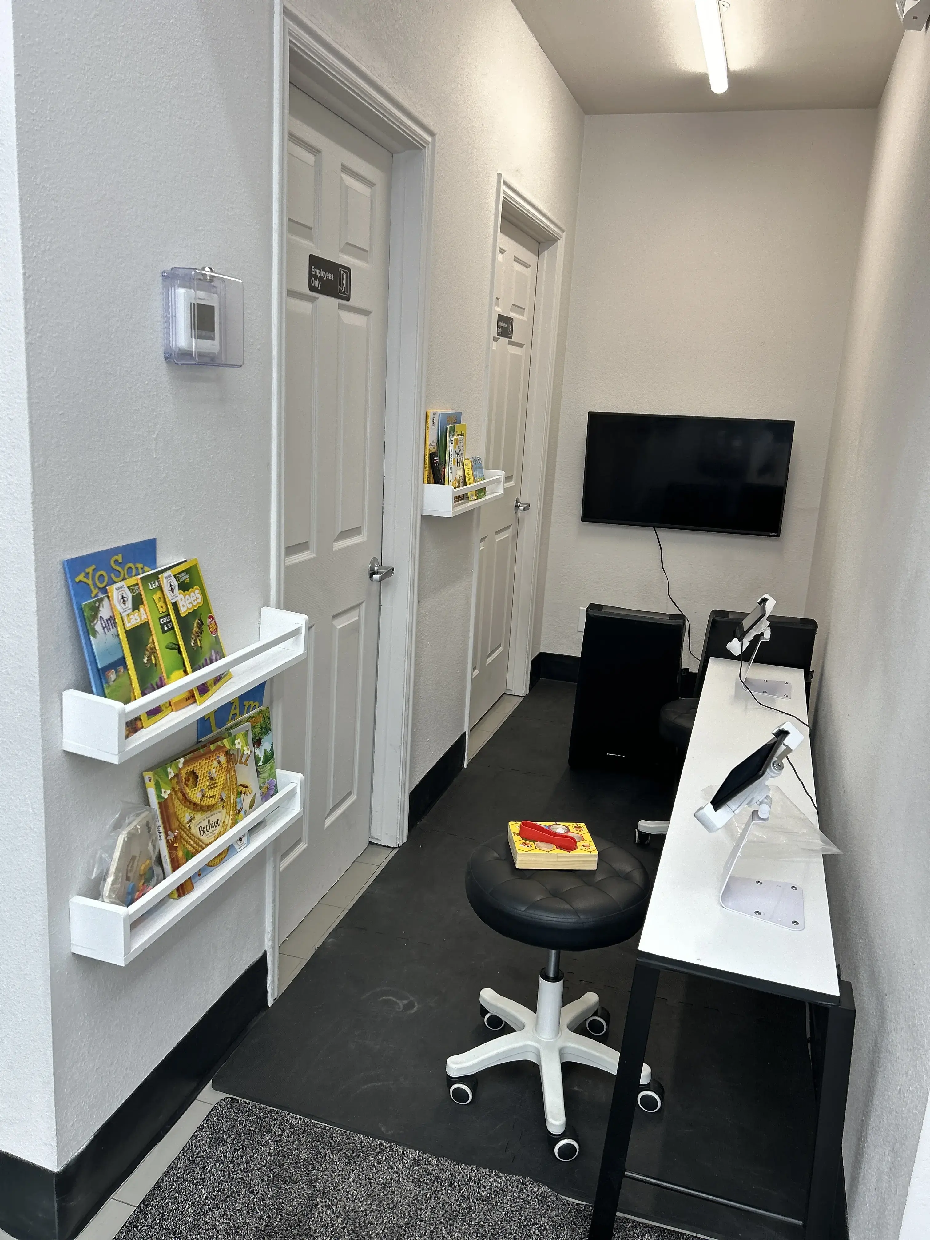 THE HIVE Laundry Center - Image 2
