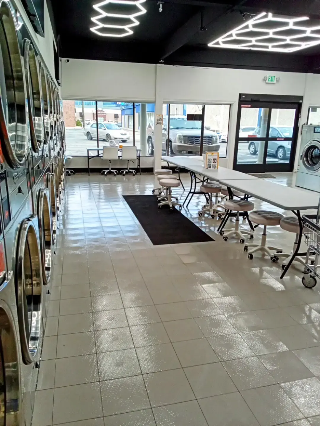 THE HIVE Laundry Center thumbnail 13