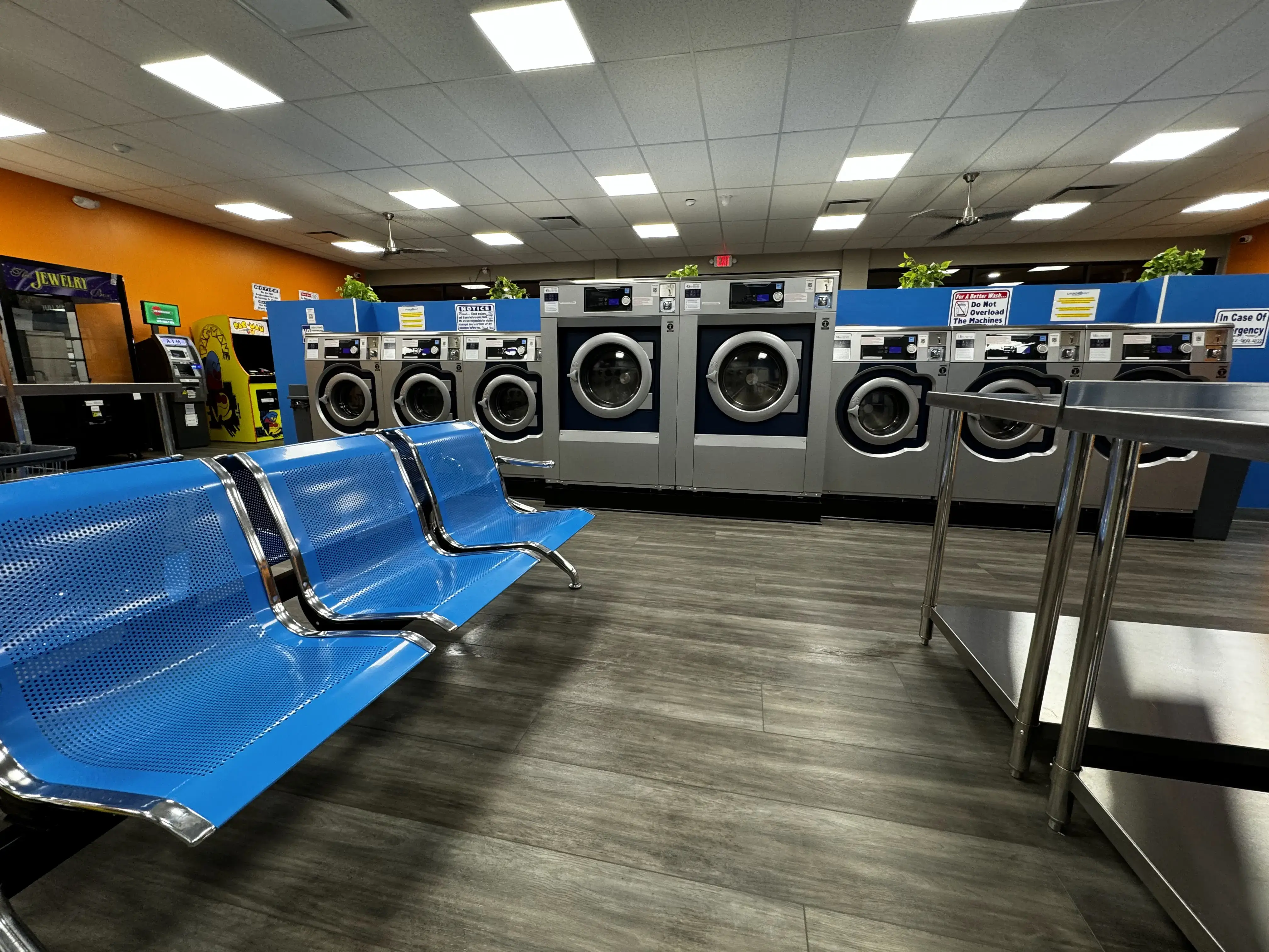 The Laundromat Express - Image 17