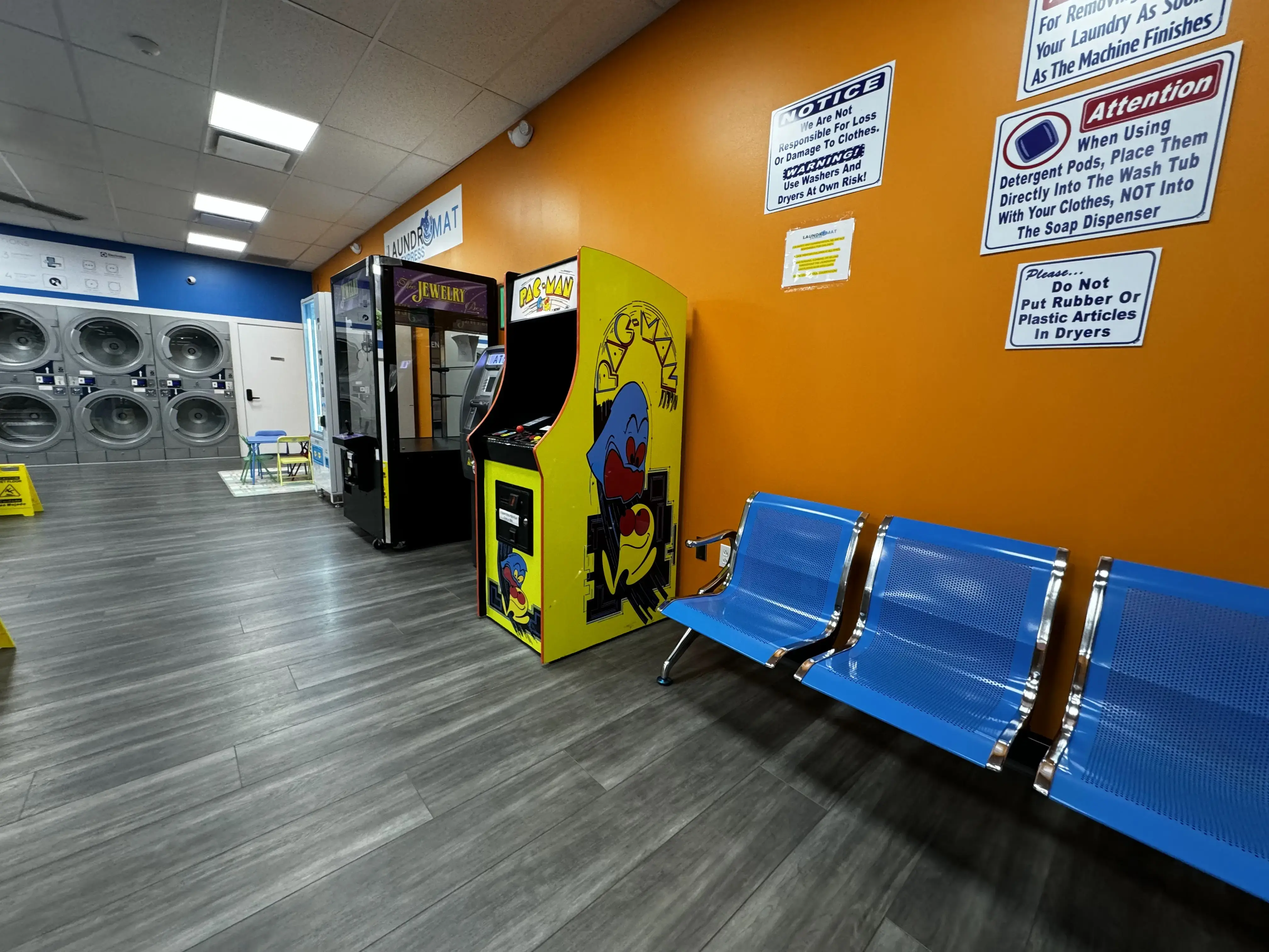 The Laundromat Express - Image 7