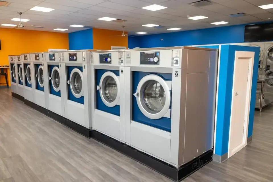 The Laundromat Express - Image 16