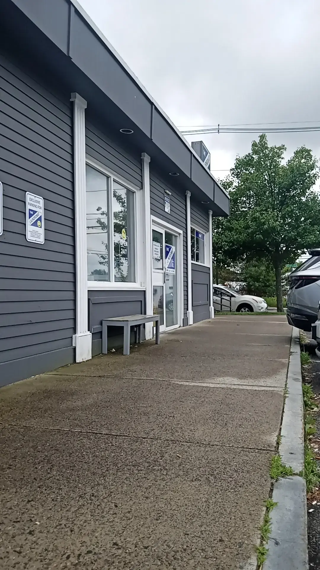 The Laundromat Franklin thumbnail 5