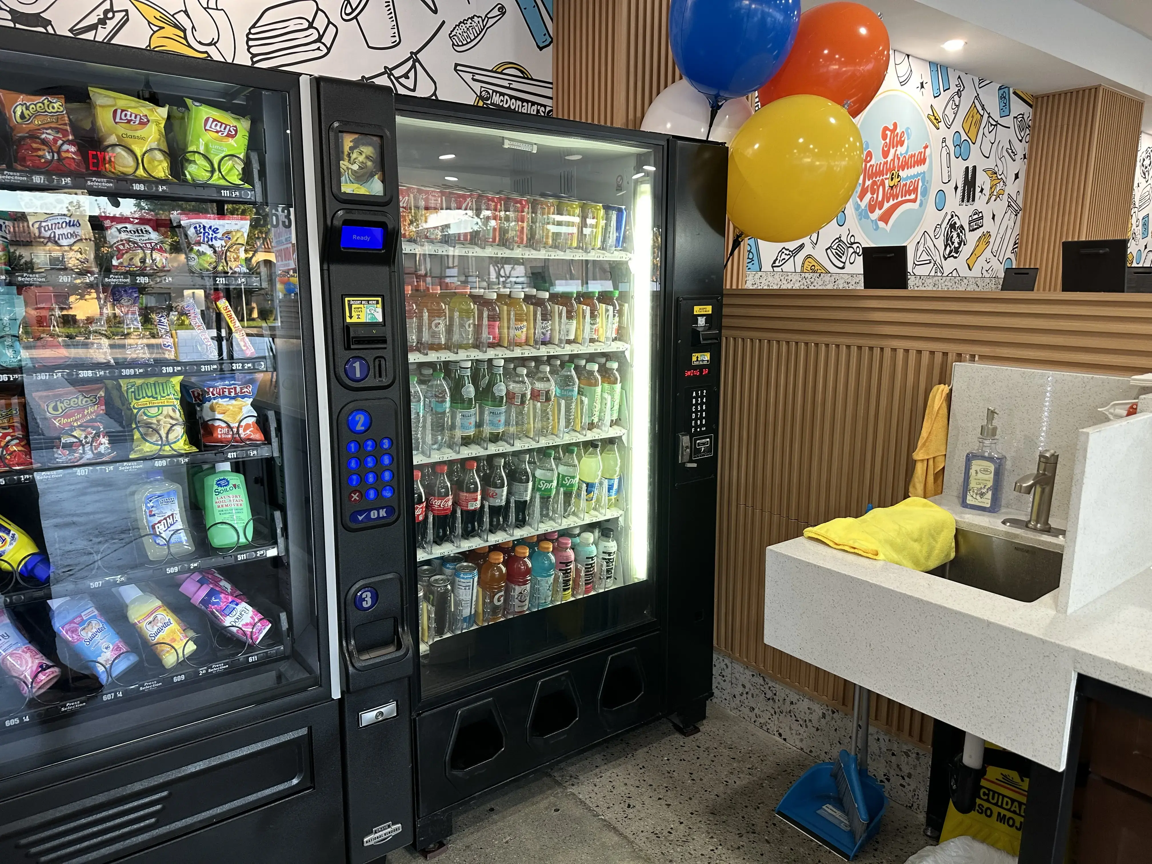 THE LAUNDROMAT OF DOWNEY - Image 6