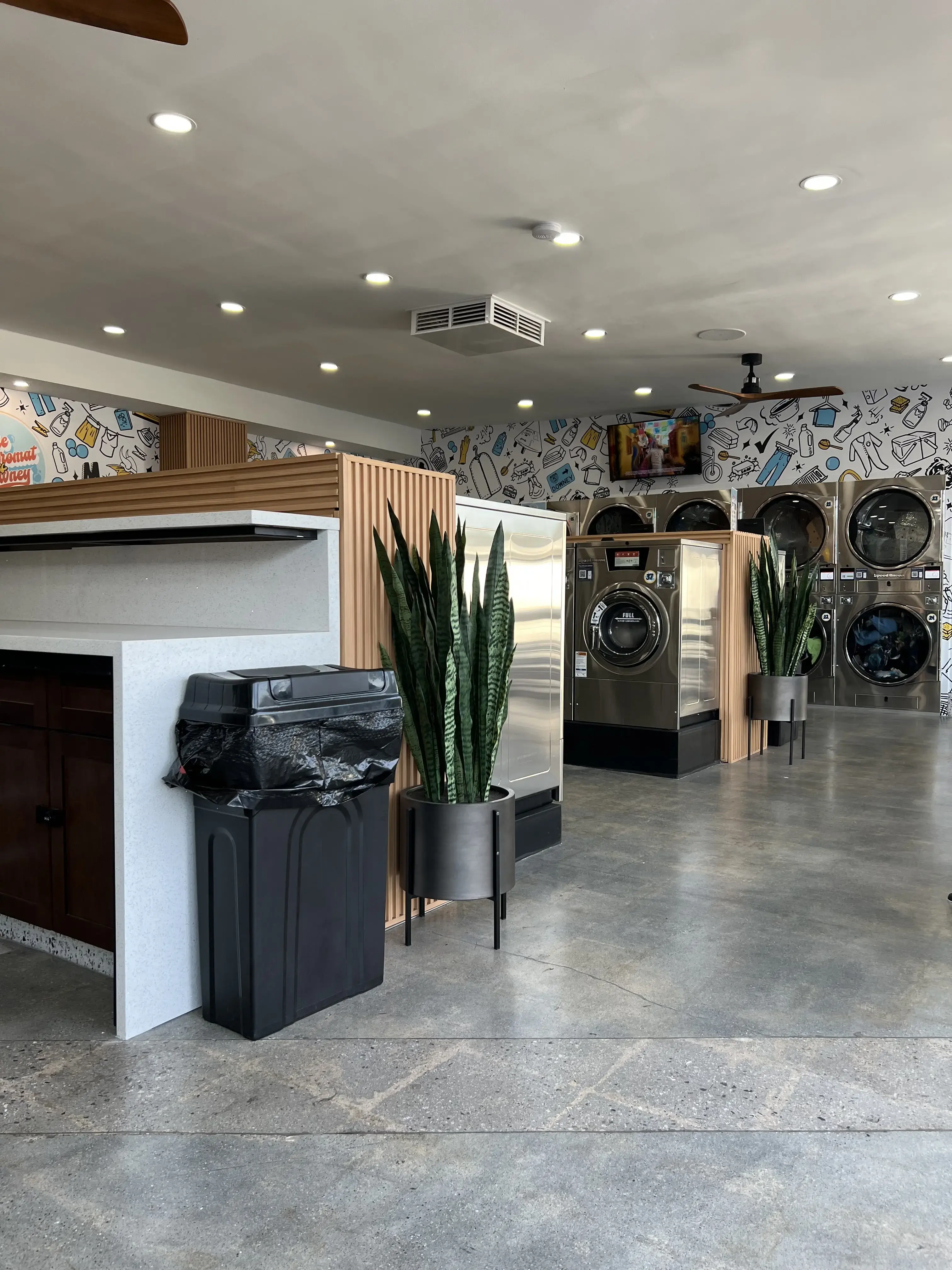 THE LAUNDROMAT OF DOWNEY thumbnail 17