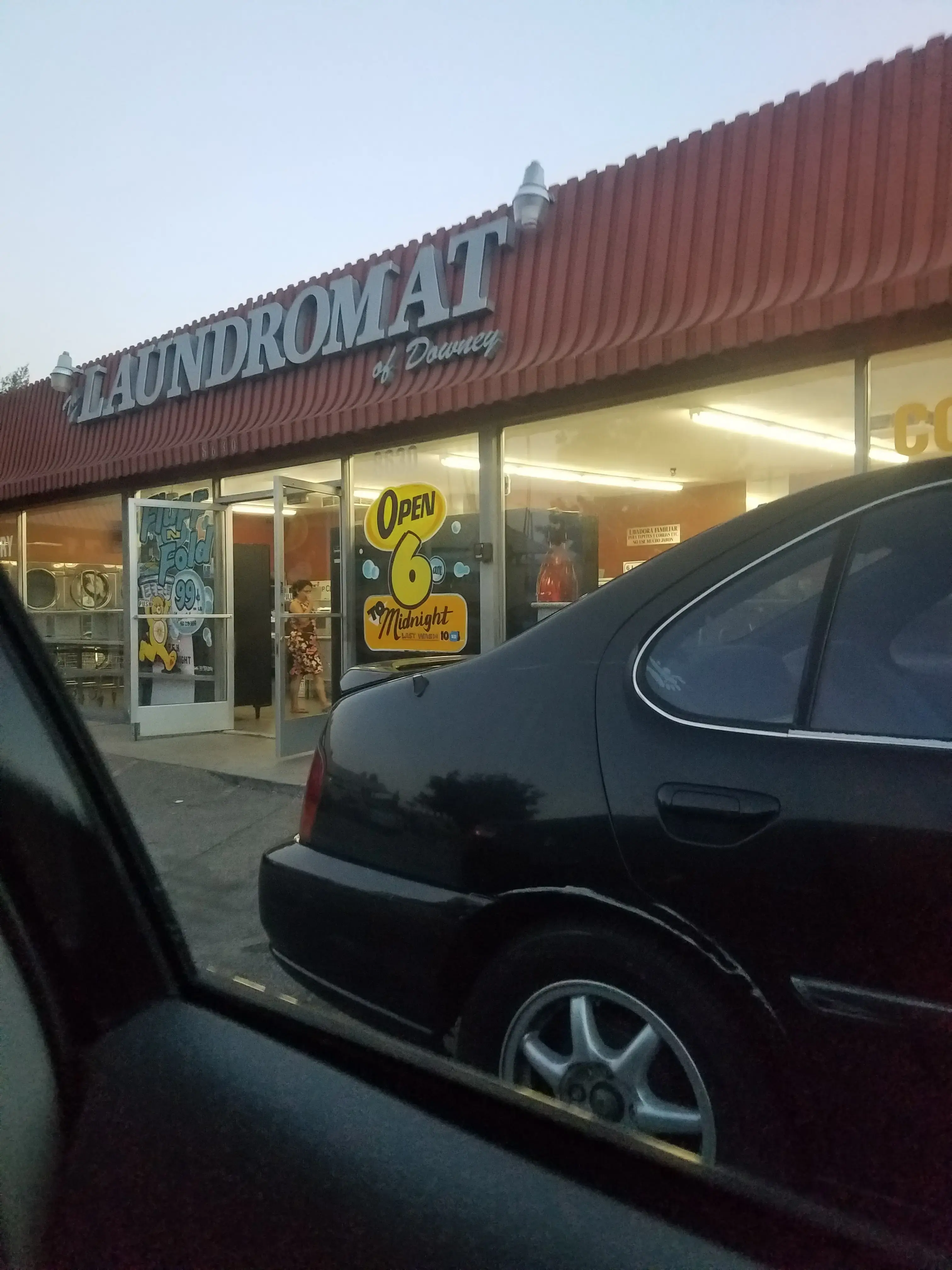THE LAUNDROMAT OF DOWNEY - Image 8