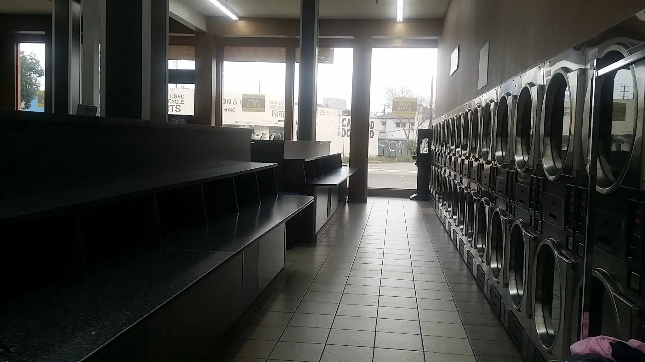 The Laundromat Of North Hollywood - Image 7