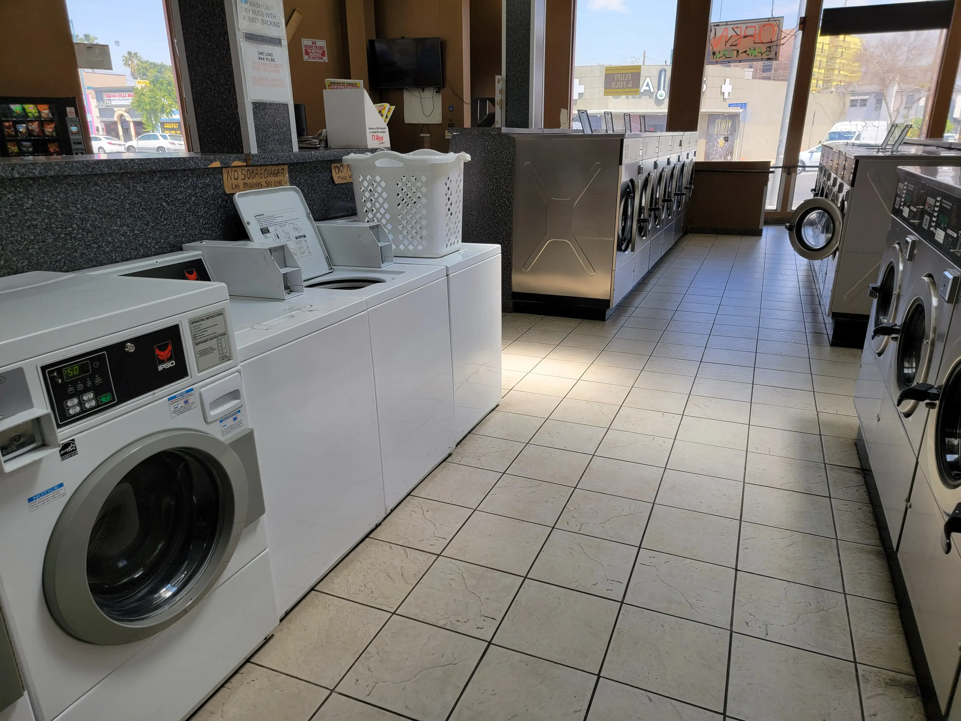 The Laundromat Of North Hollywood - Image 15