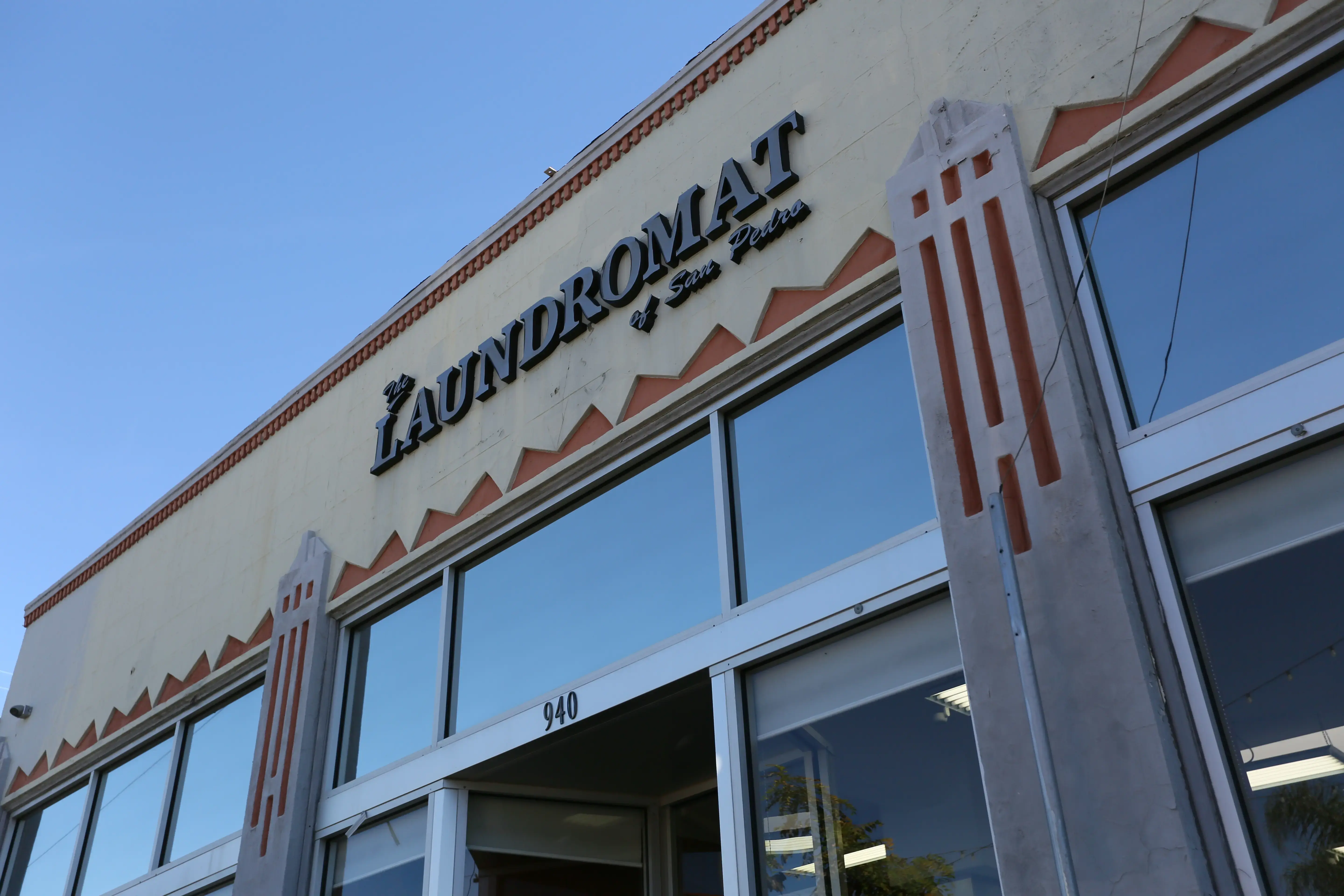 The Laundromat of San Pedro thumbnail 5