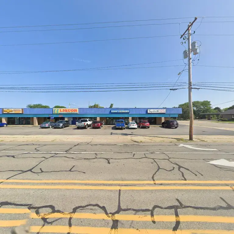 The Laundromat on Robbins - Image 15