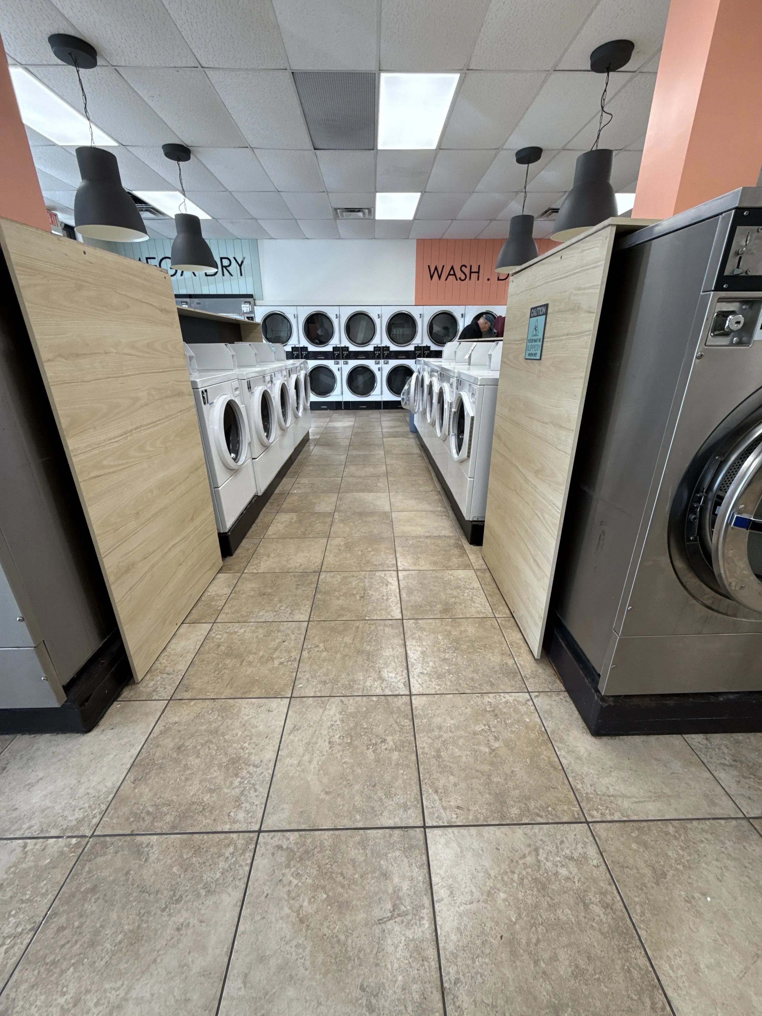 The Laundromat on Robbins - Image 10