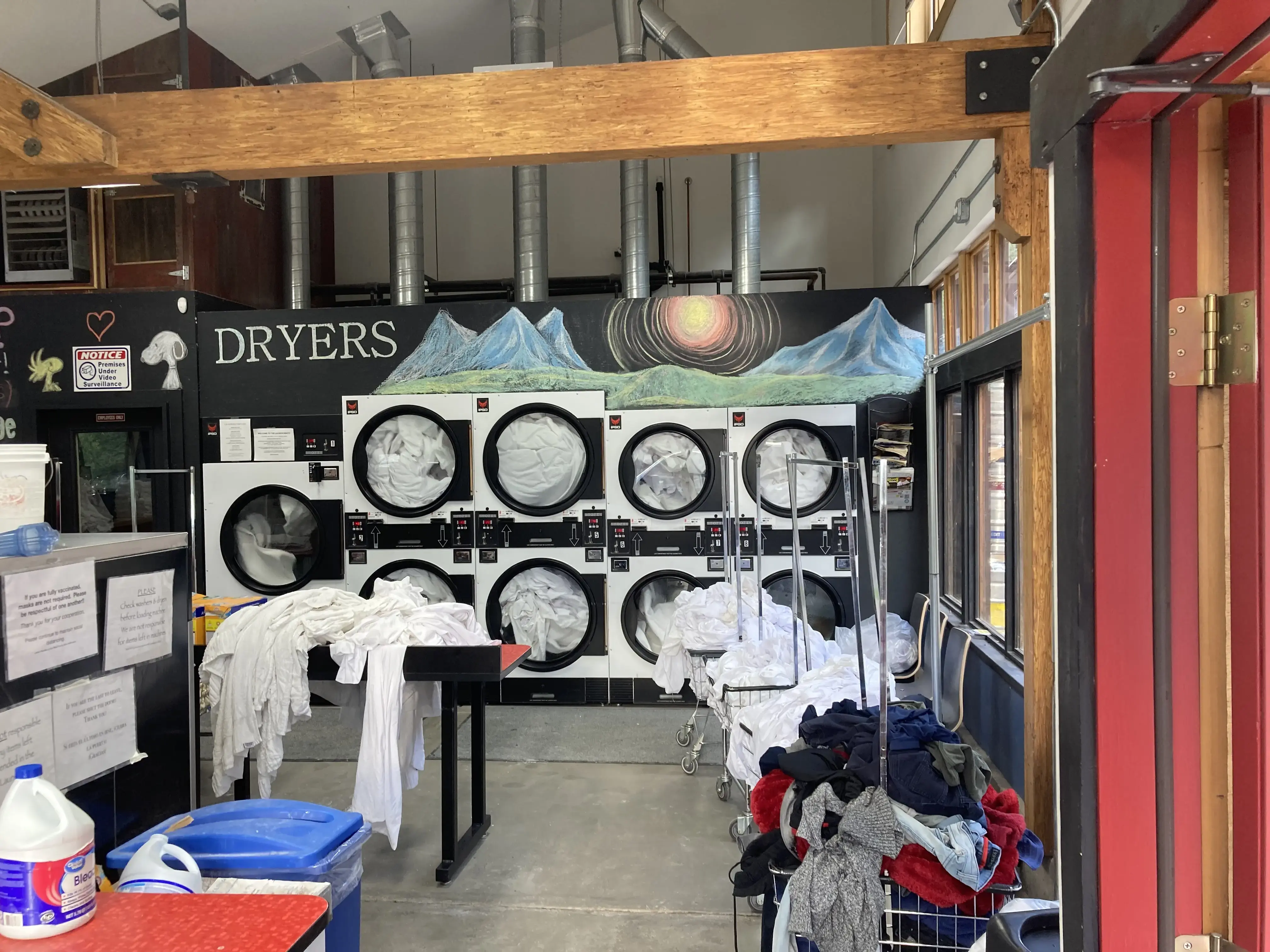 The Laundromat thumbnail 3