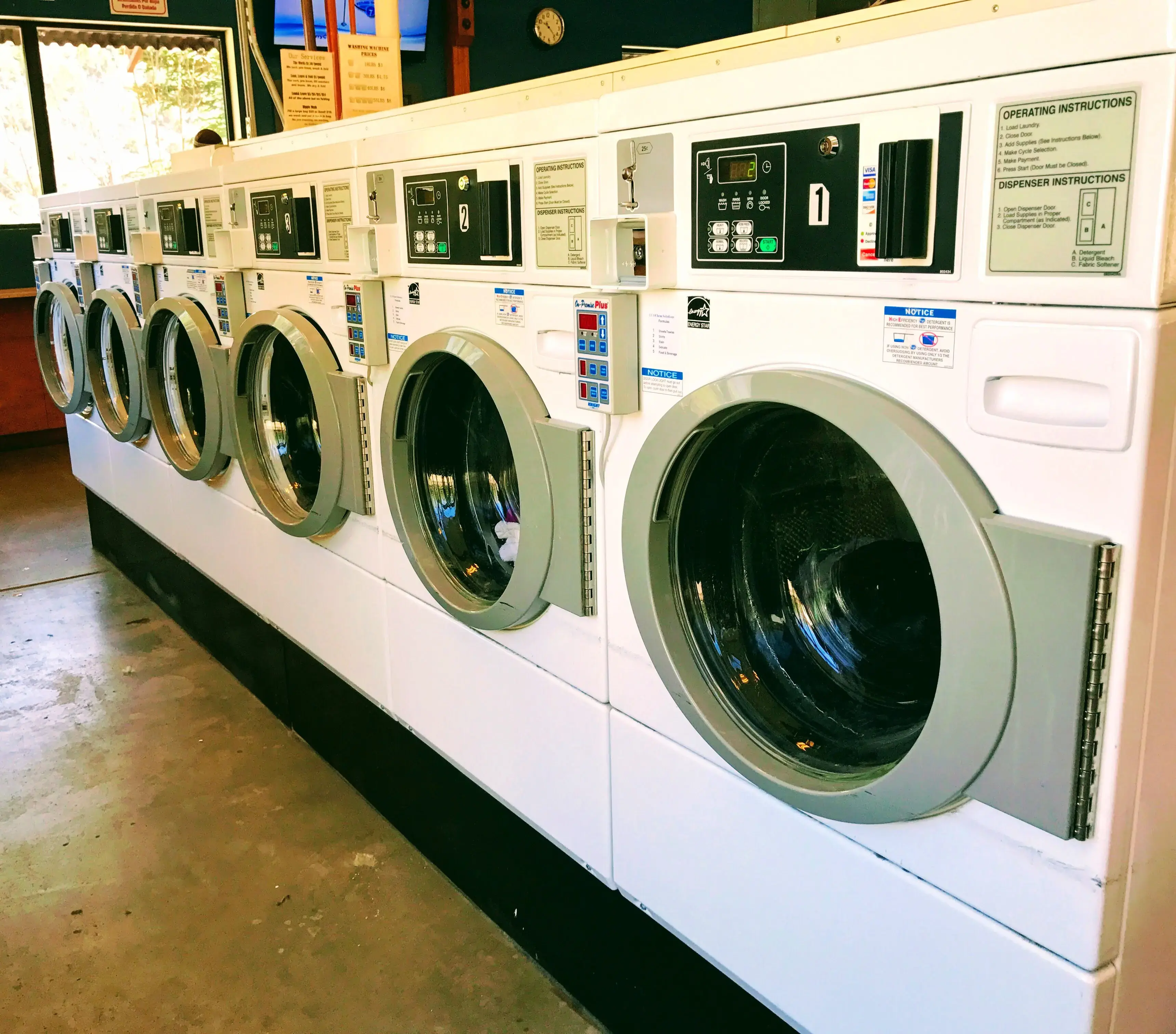 The Laundromat thumbnail 5