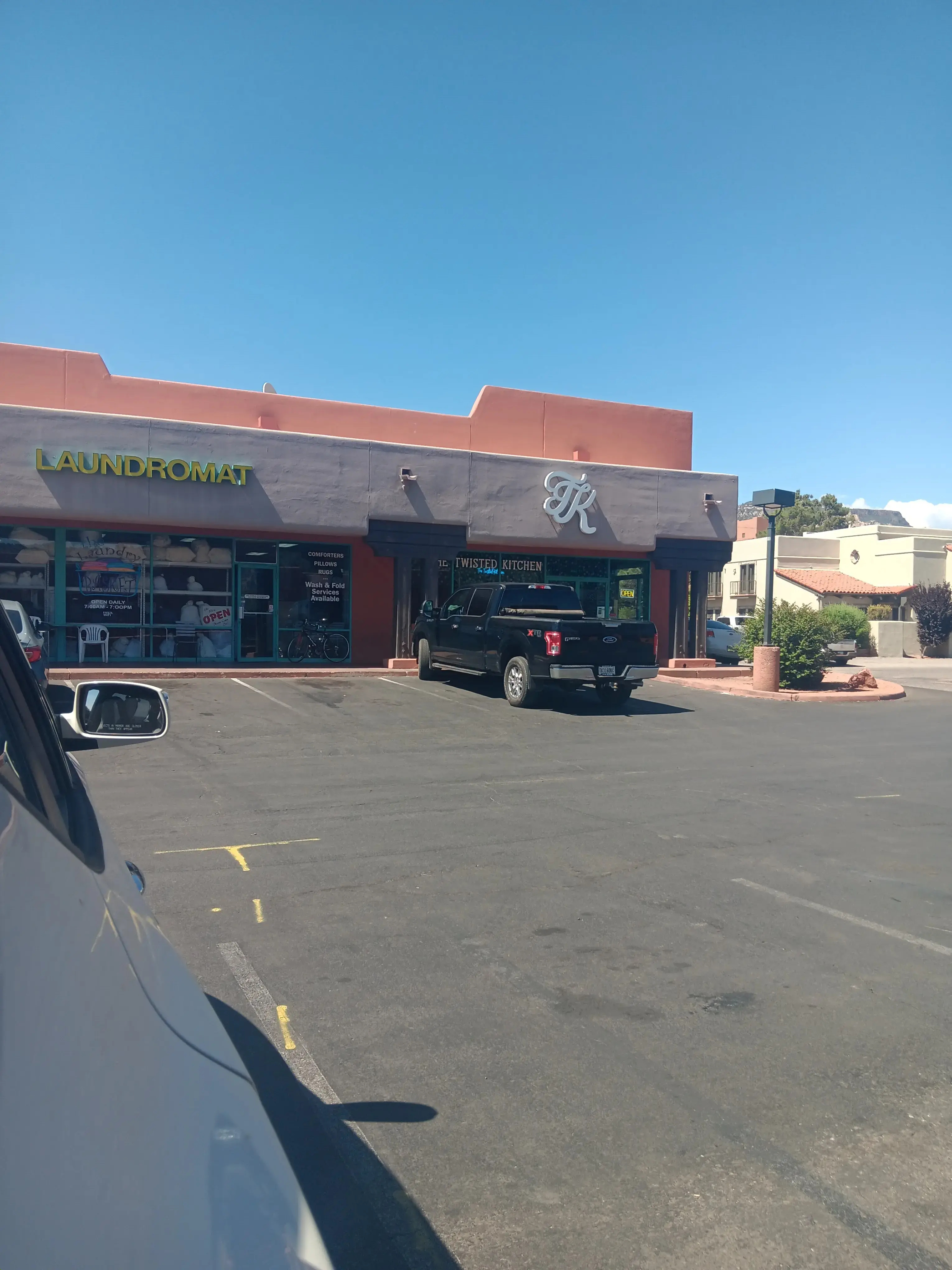 The Laundry Basket - Image 6