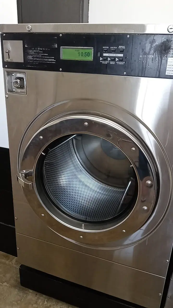 The Laundry Basket Coin Laundromat - Image 10