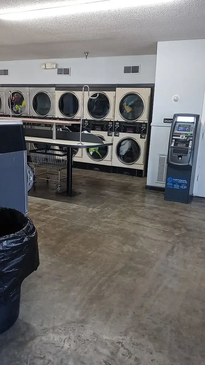 The Laundry Basket Coin Laundromat thumbnail 14