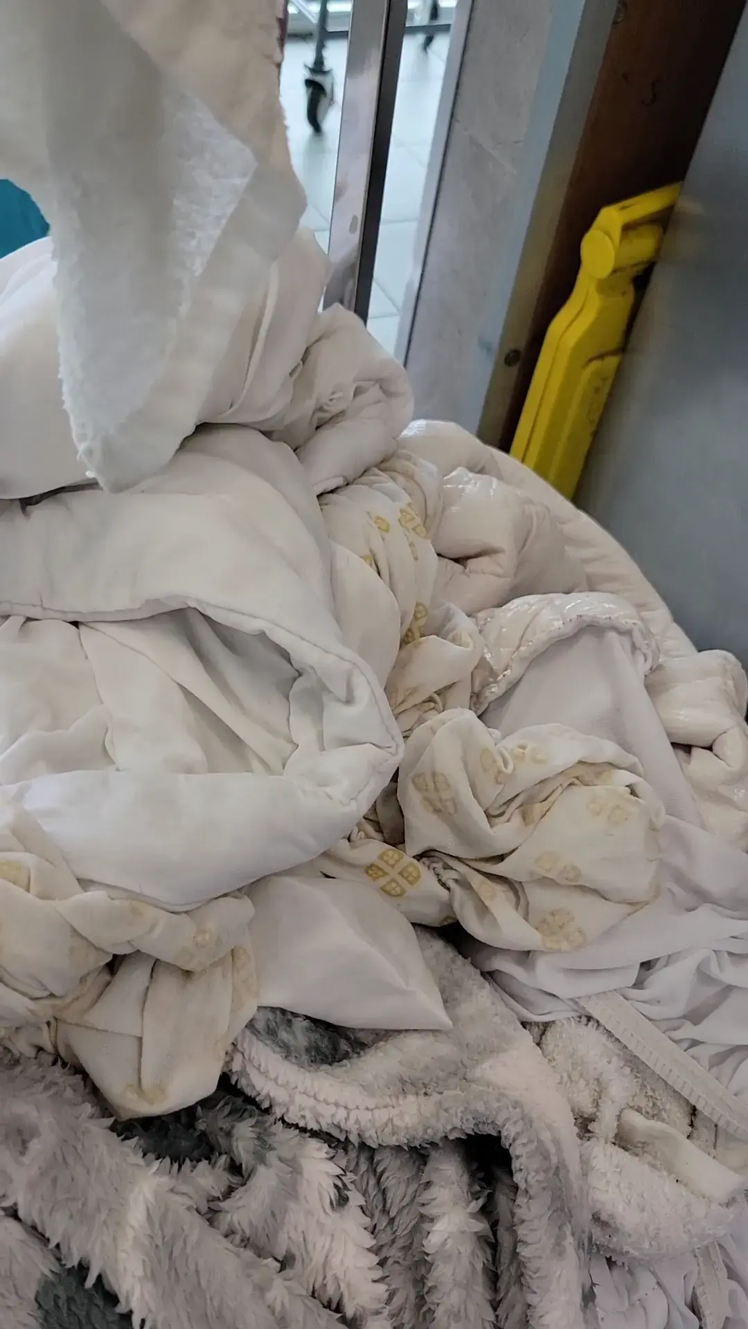 The Laundry Basket (Laundromat) thumbnail 5