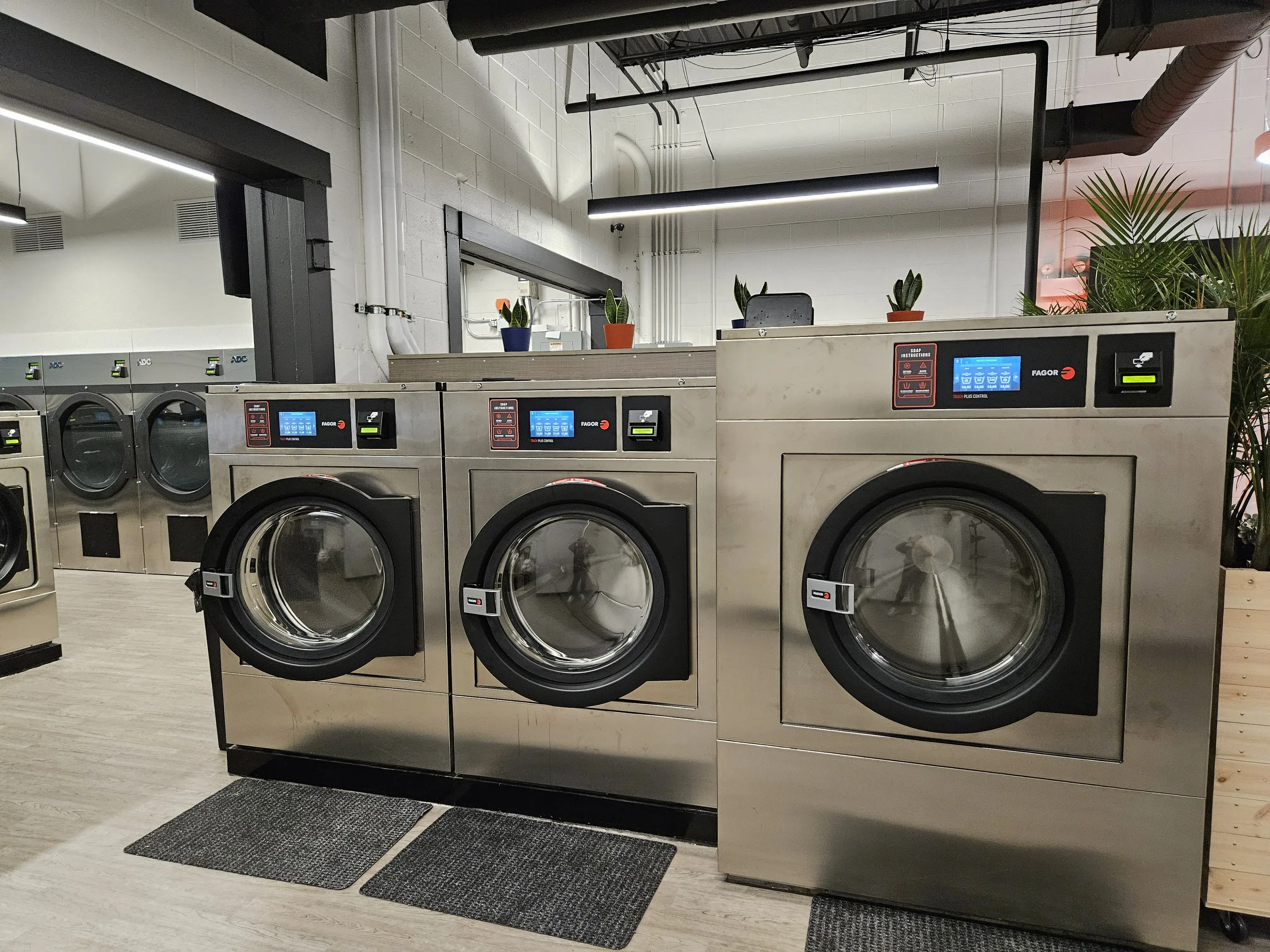 The Laundry Cafe - Evanston - Image 2