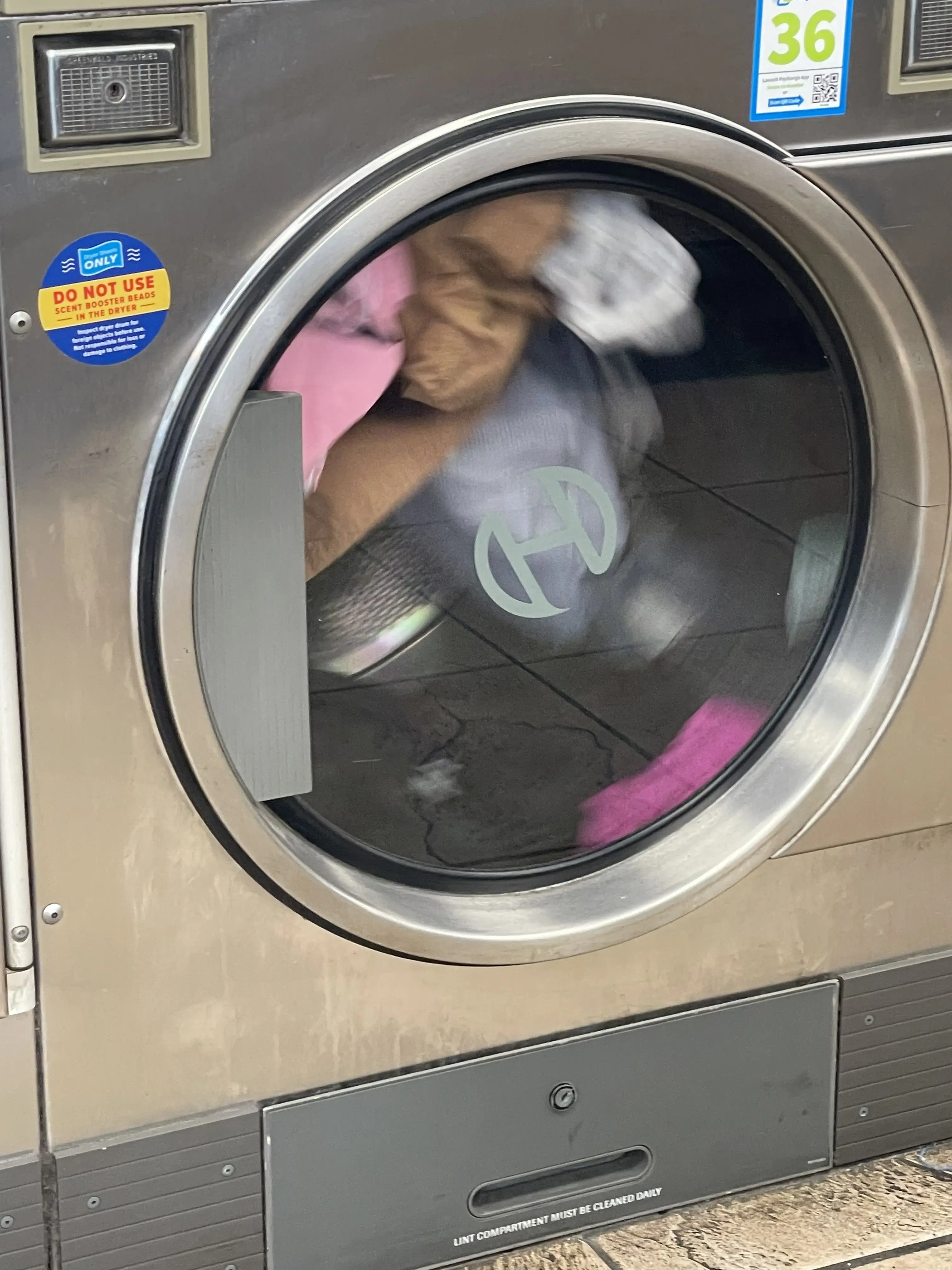 The Laundry Centers - East Hollowell Pkwy - Image 9