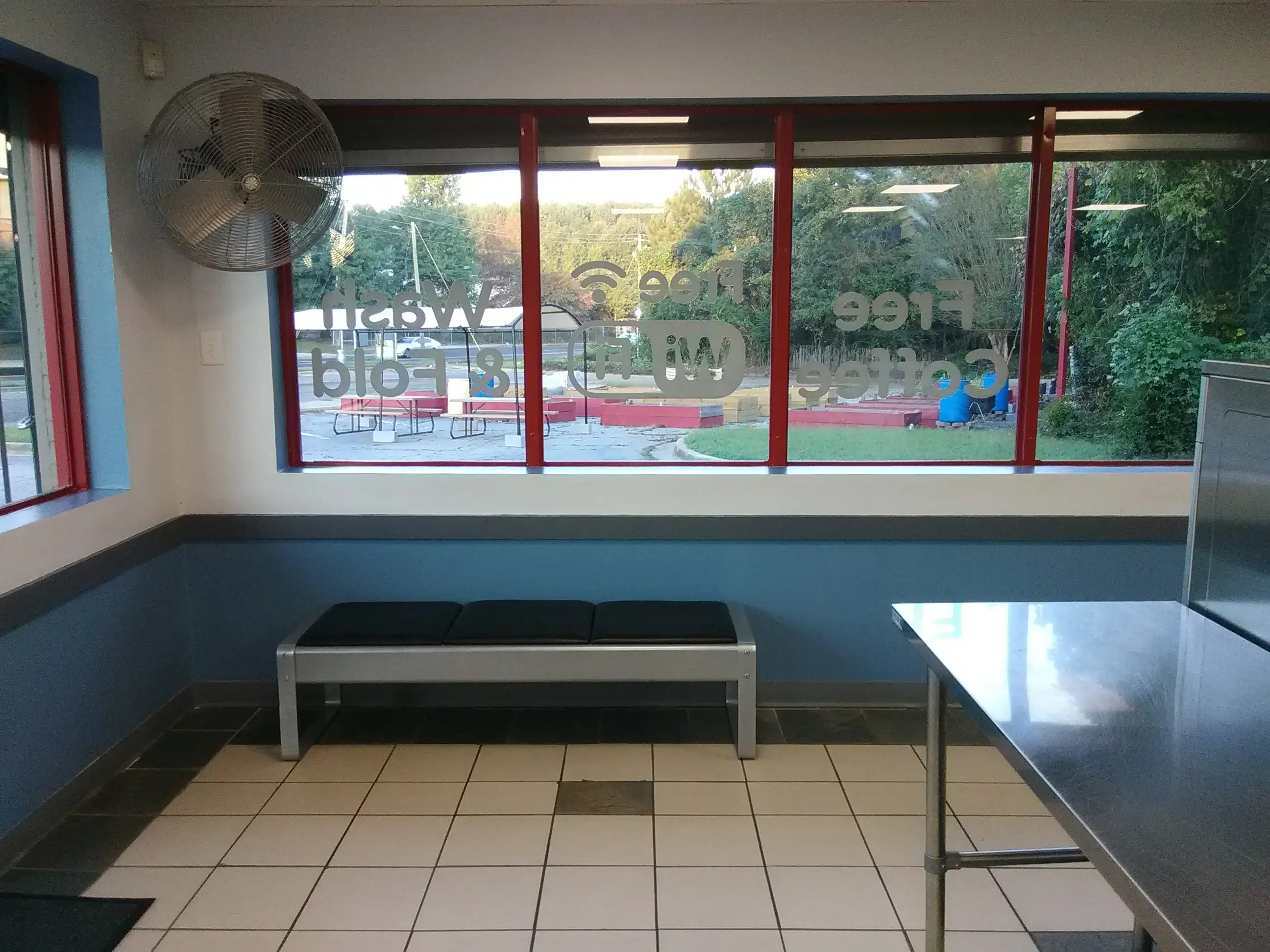 The Laundry Centers - West Hollowell Pkwy thumbnail 19