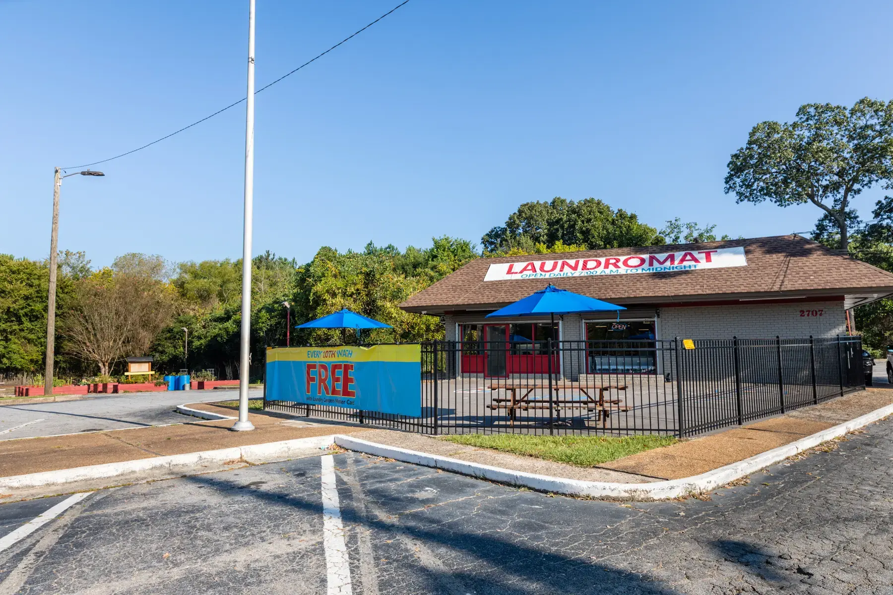 The Laundry Centers - West Hollowell Pkwy thumbnail 1