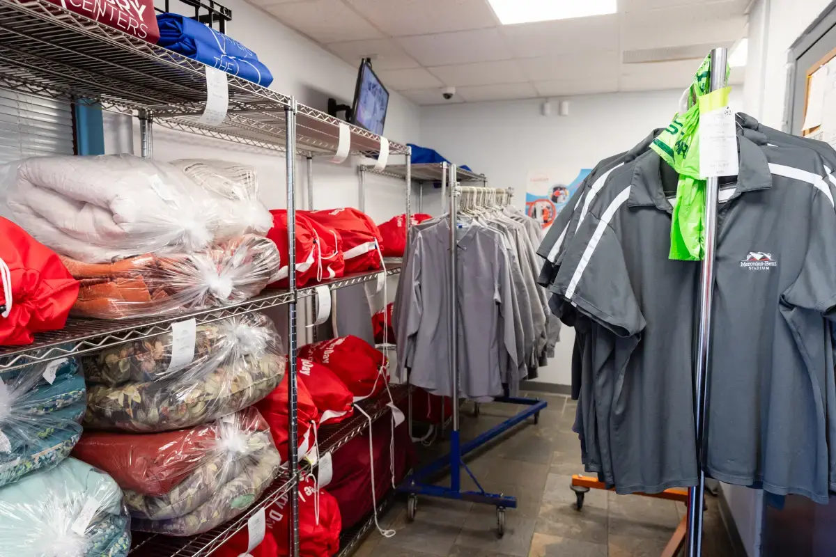 The Laundry Centers - West Hollowell Pkwy thumbnail 4