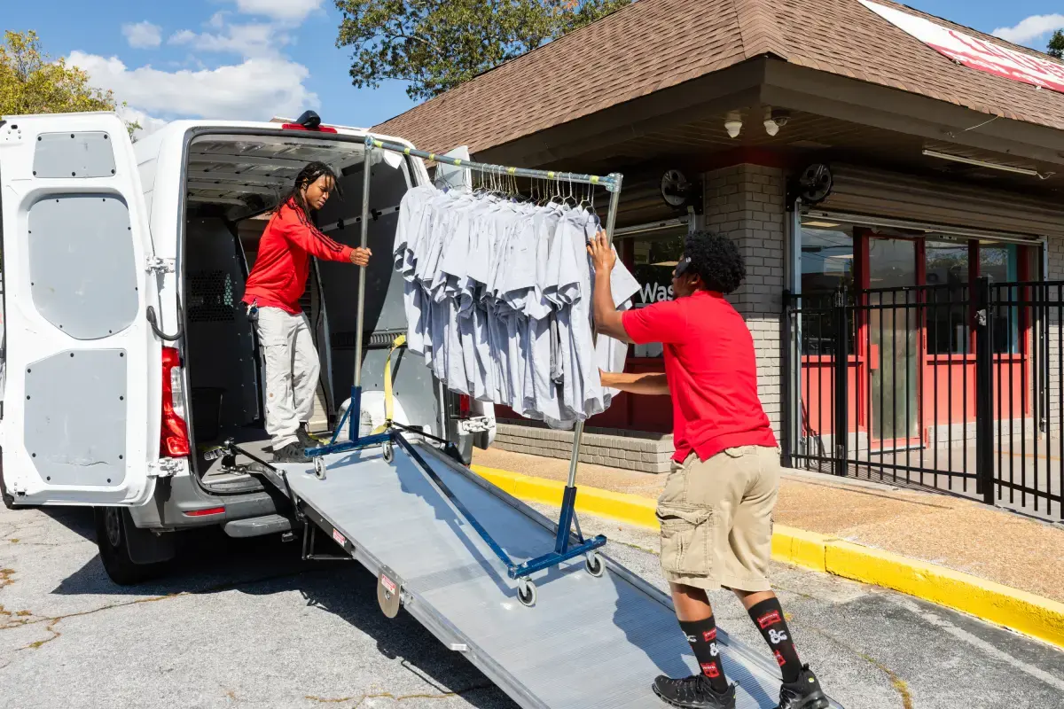 The Laundry Centers - West Hollowell Pkwy - Image 6