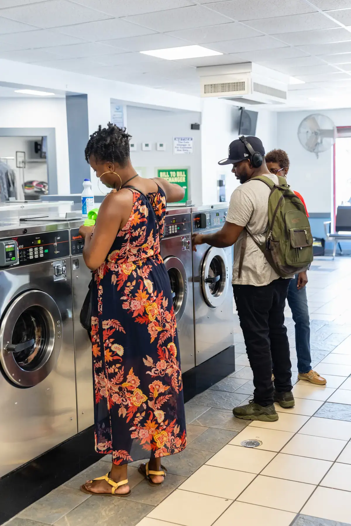 The Laundry Centers - West Hollowell Pkwy thumbnail 7