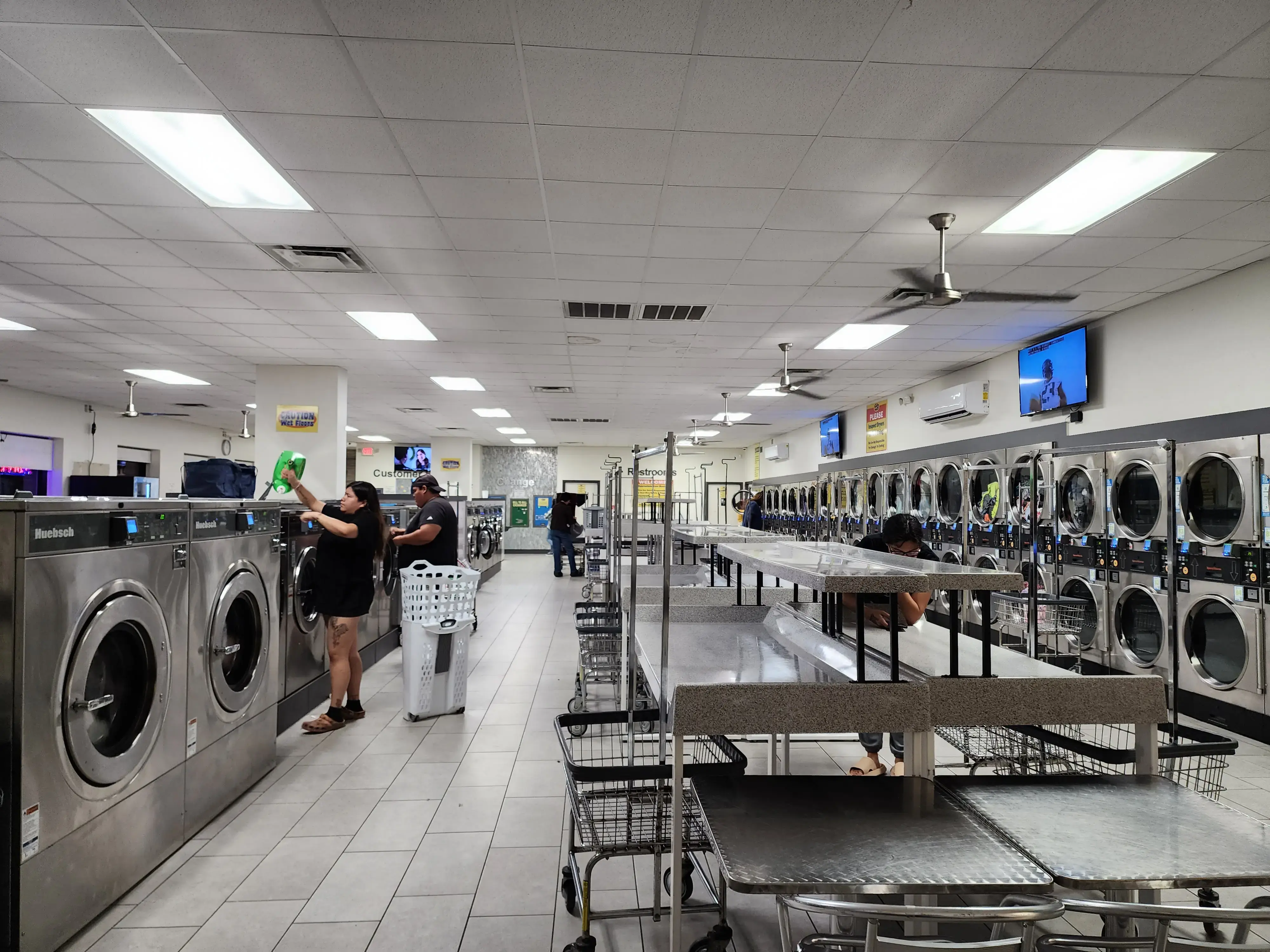 The Laundry Depot - Holly Road - Image 6
