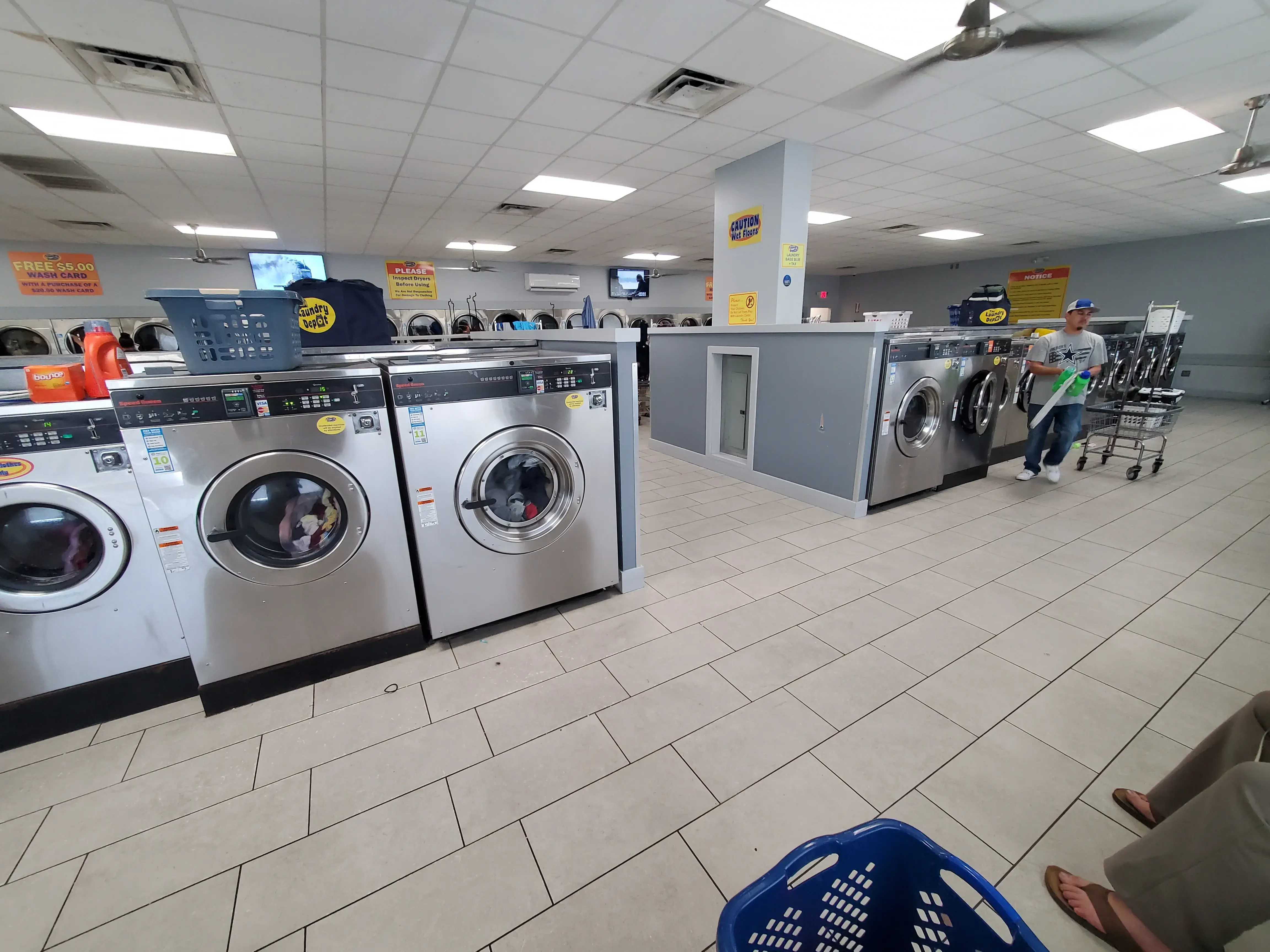 The Laundry Depot - Holly Road - Image 2