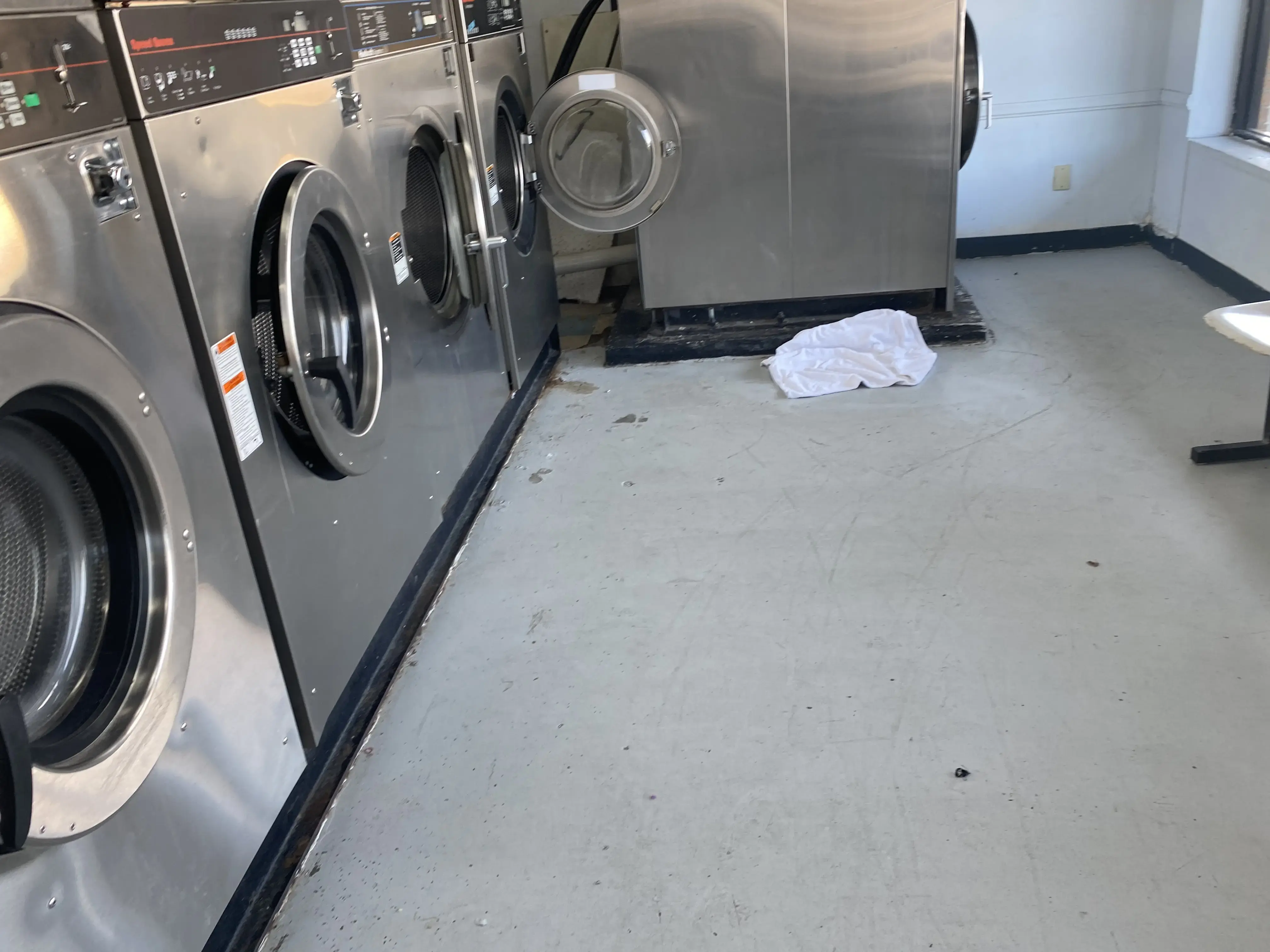 The Laundry Depot Laundromat thumbnail 2
