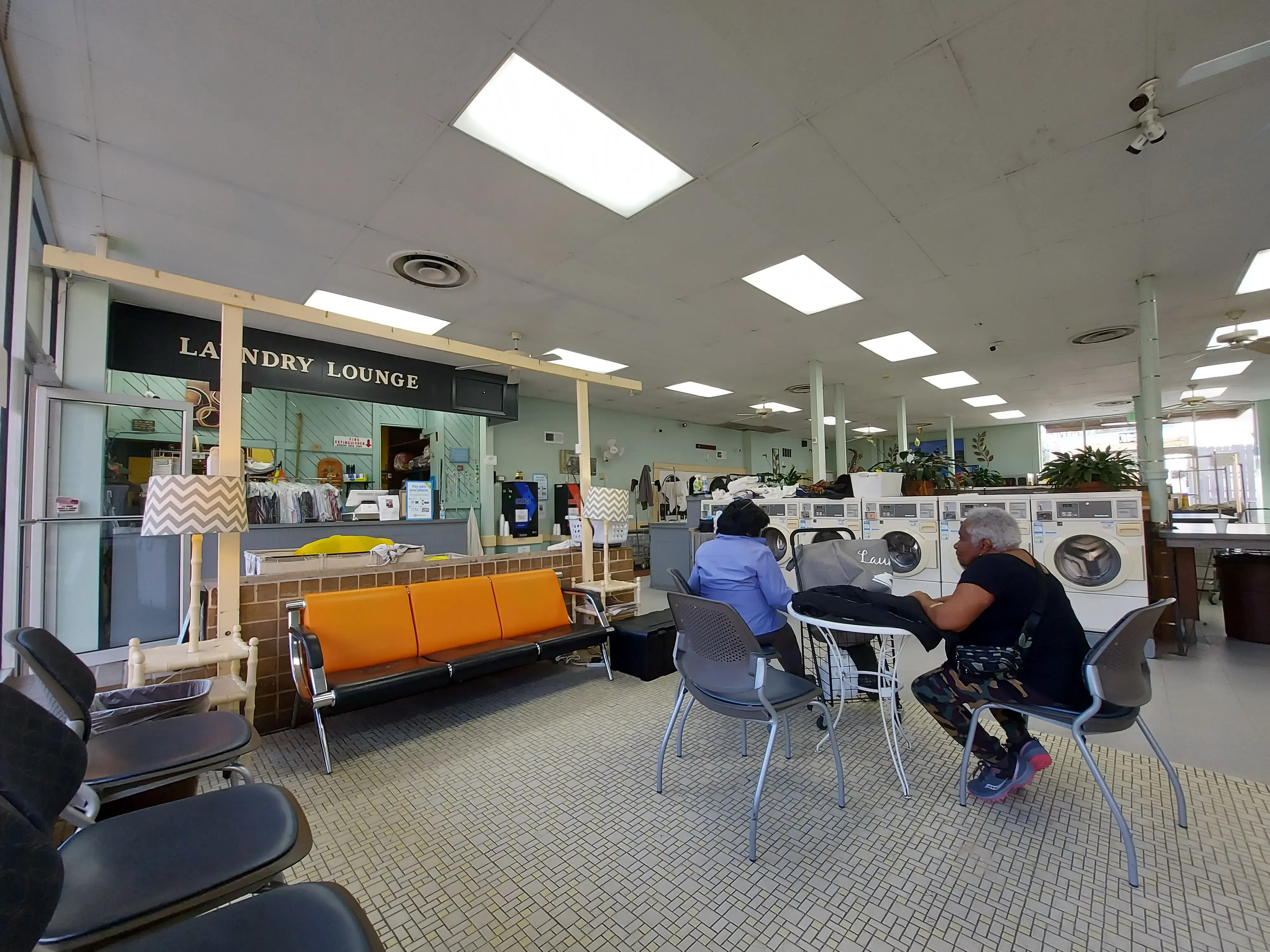 The Laundry Lounge - Image 12