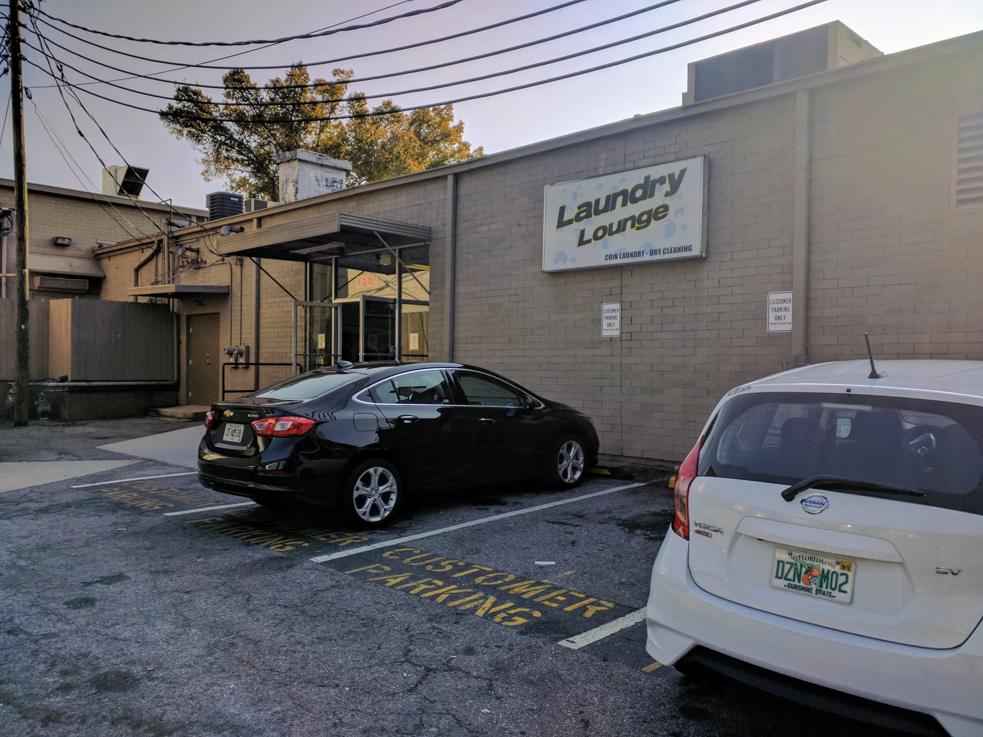 The Laundry Lounge - Image 20