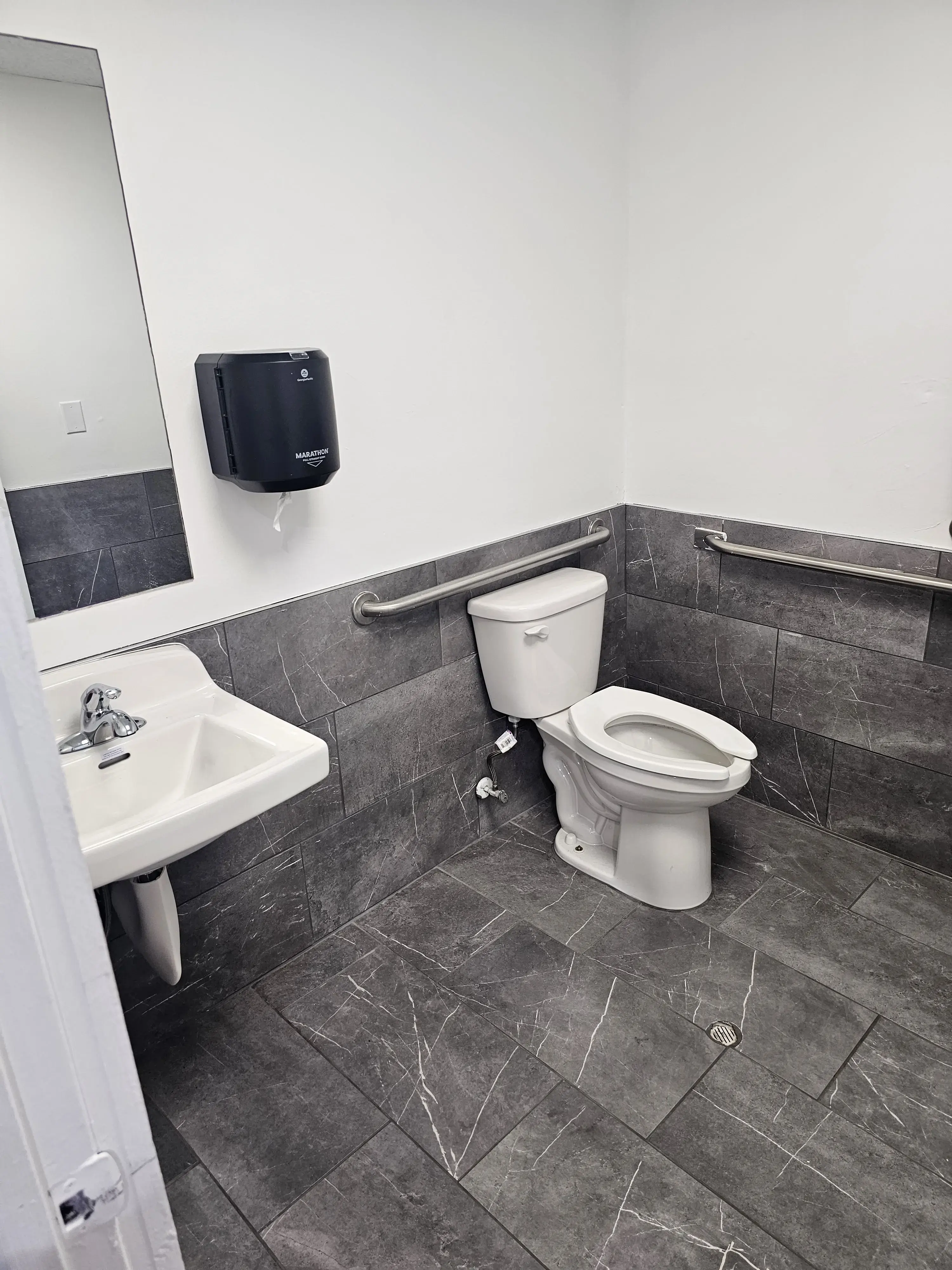 The Laundry Lounge - Image 4