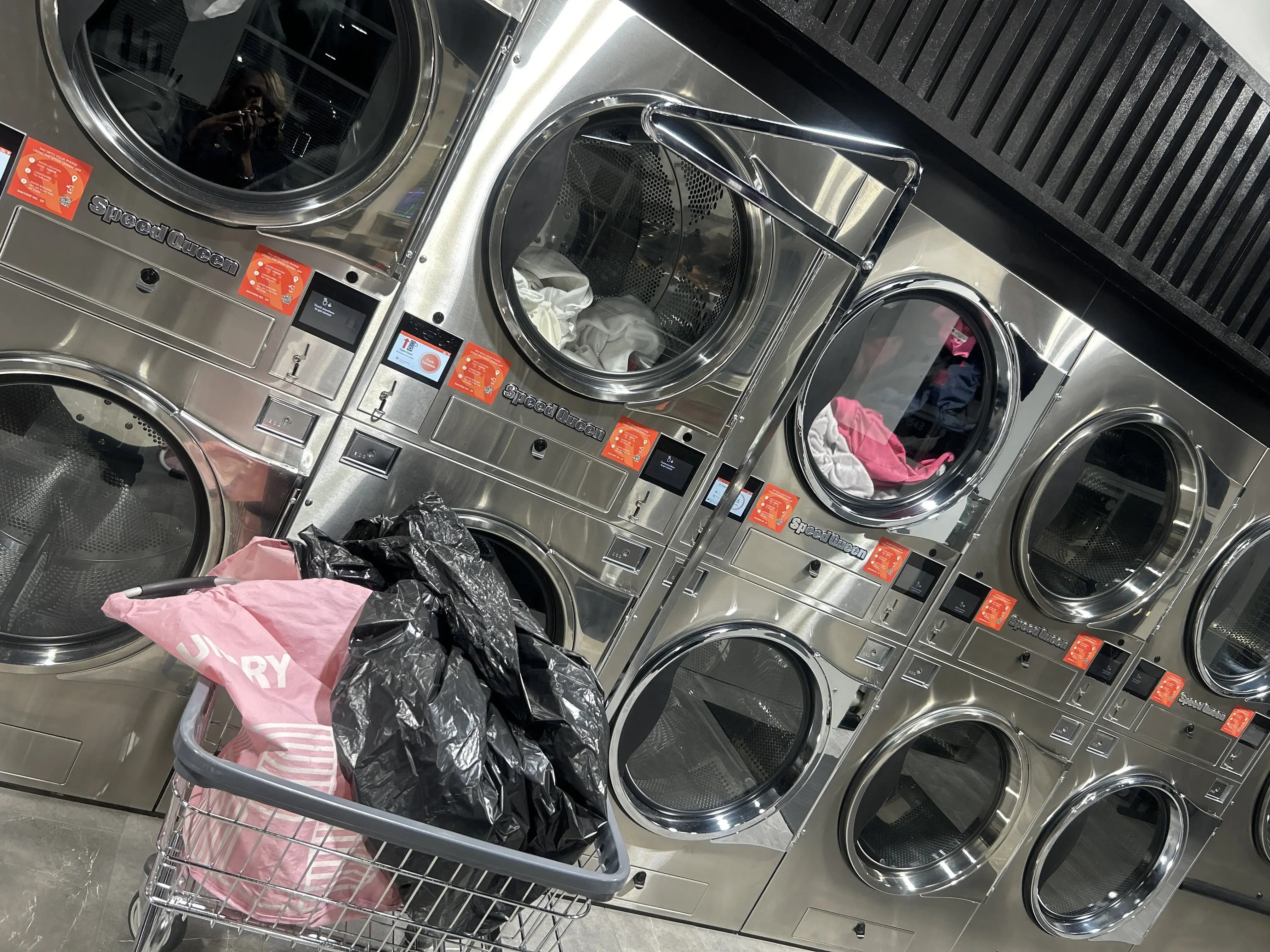 The Laundry Lounge thumbnail 7