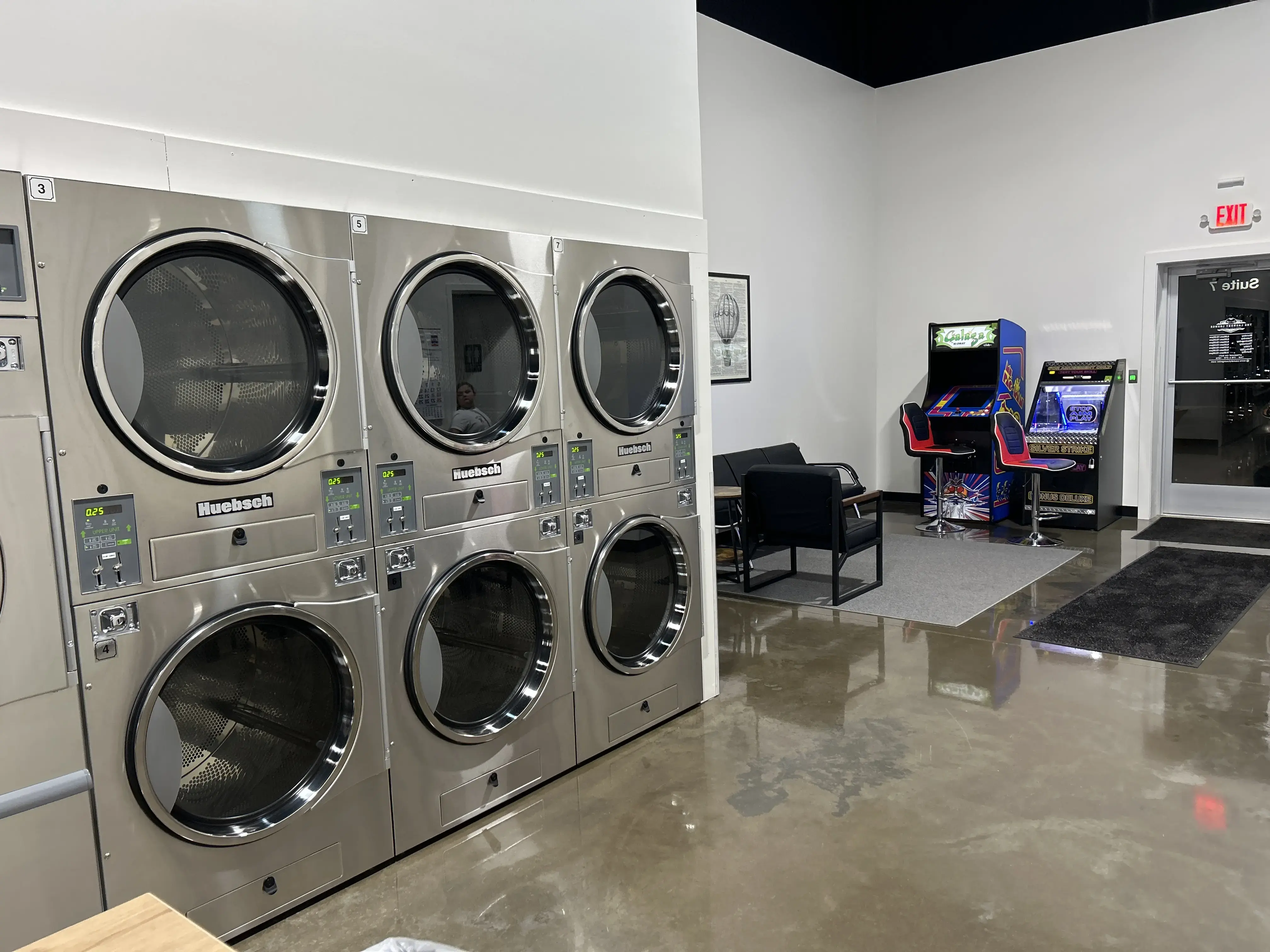 The Laundry Lounge thumbnail 8