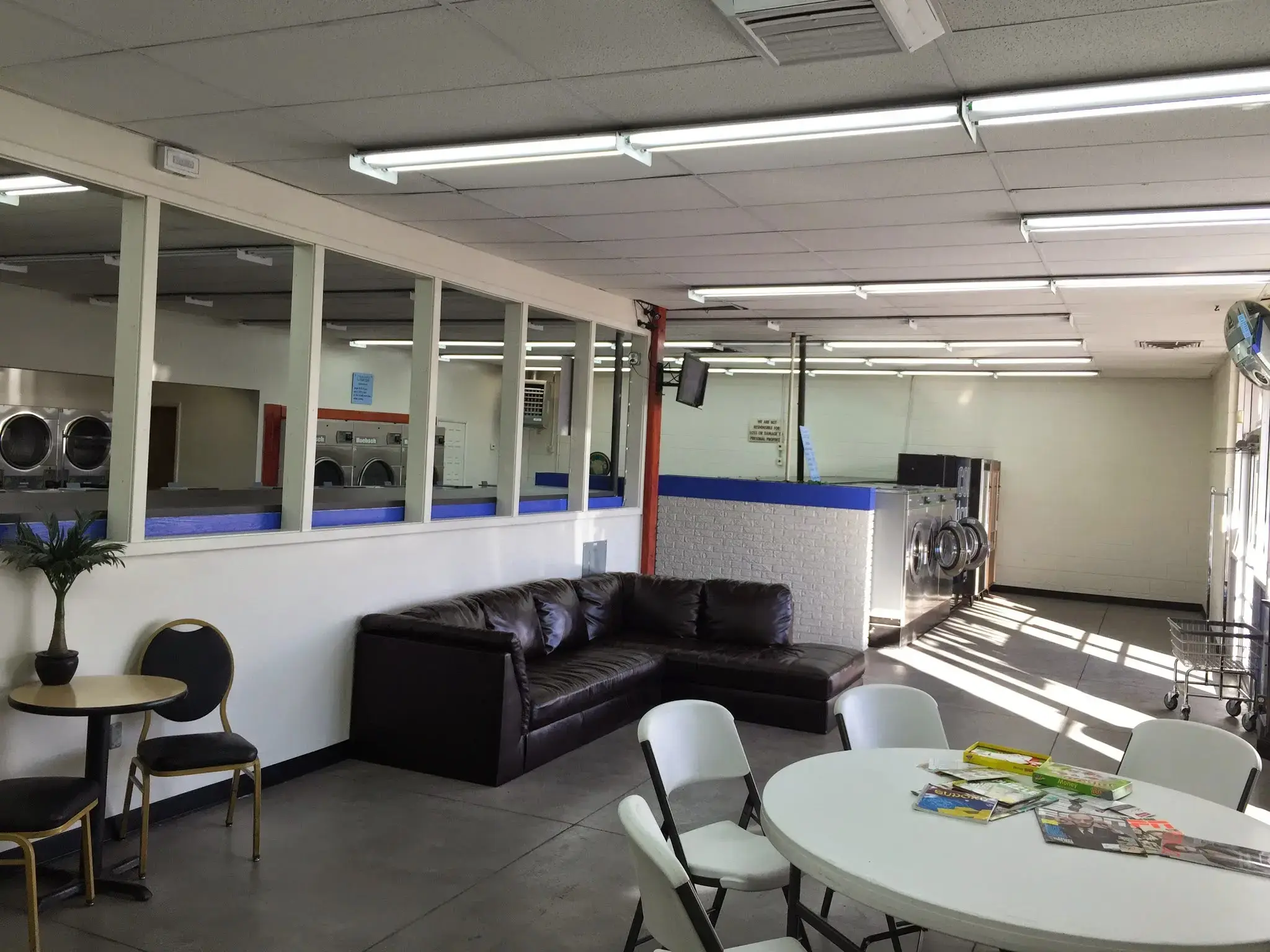 The Laundry Lounge - Image 3