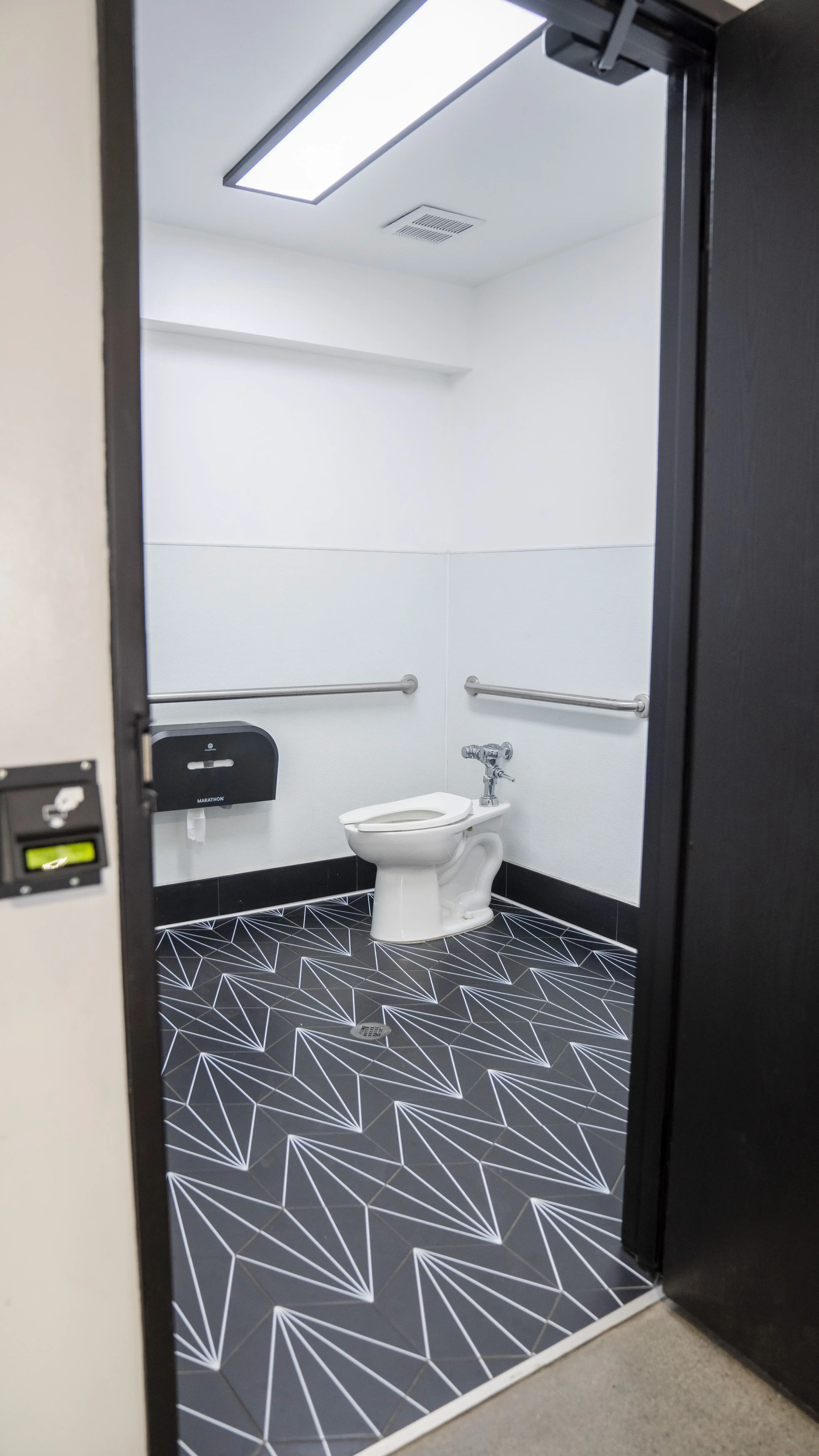 The Laundry Mat - Image 19