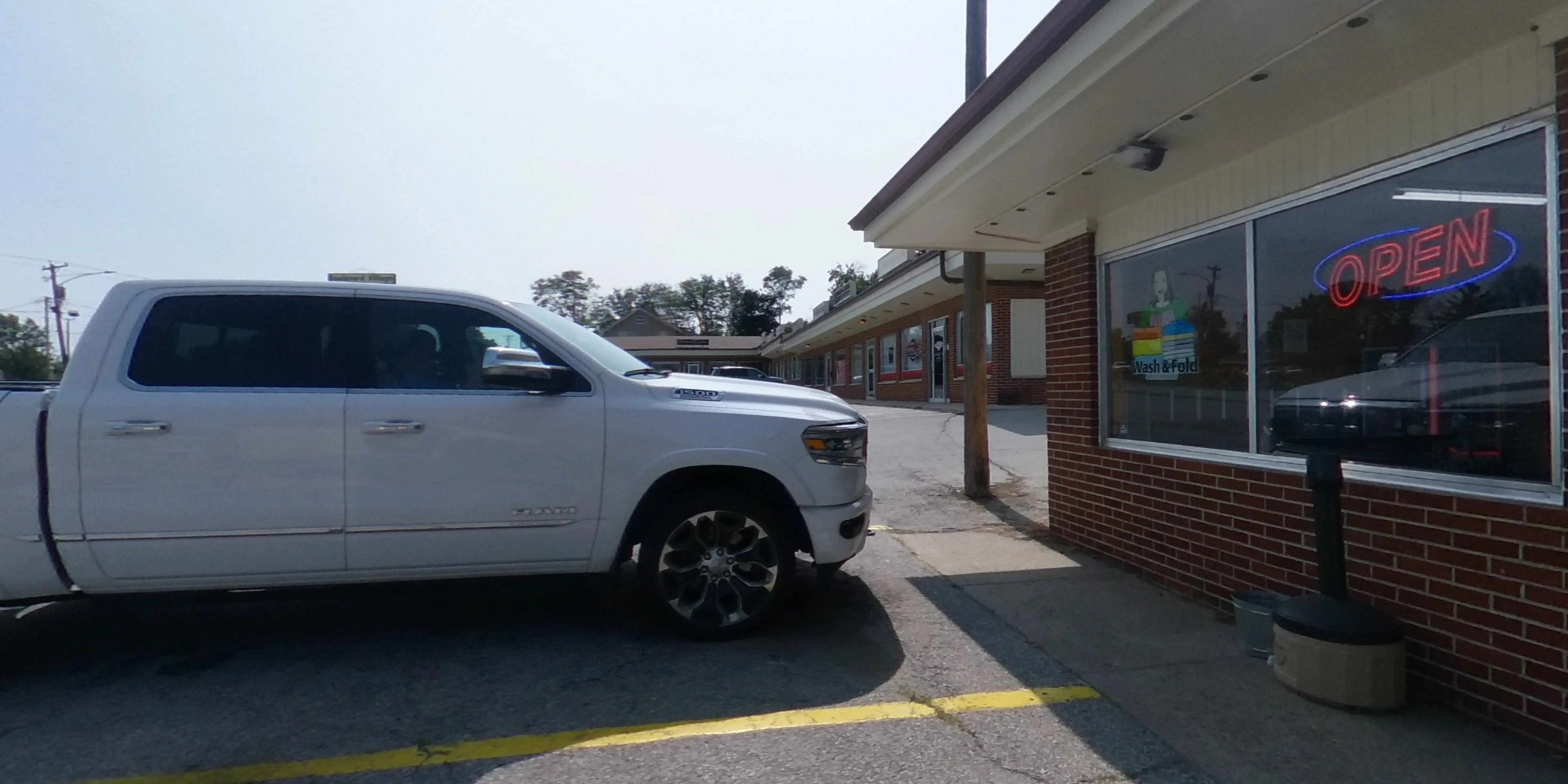 The Laundry Place thumbnail 6