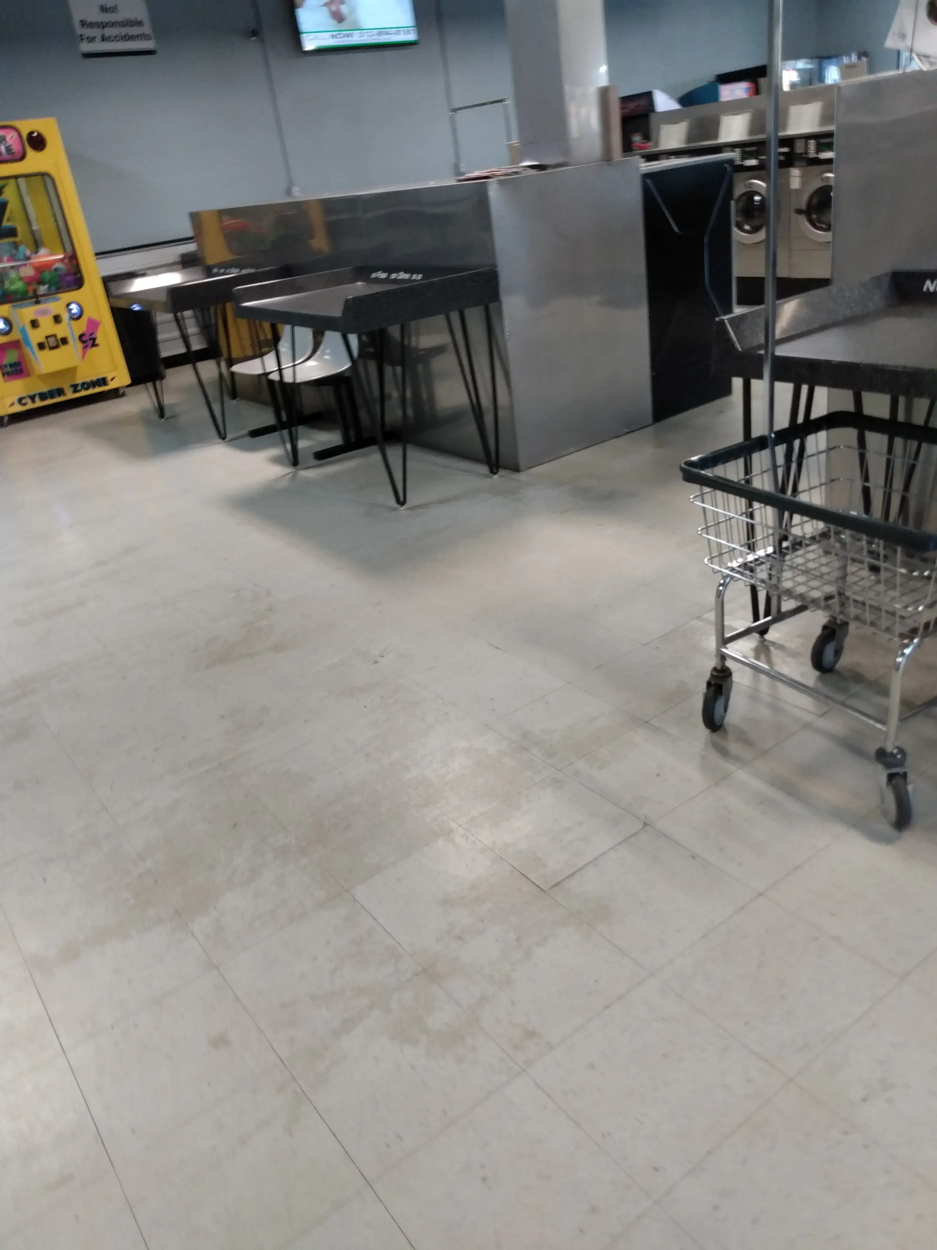 The Laundry Queen thumbnail 5