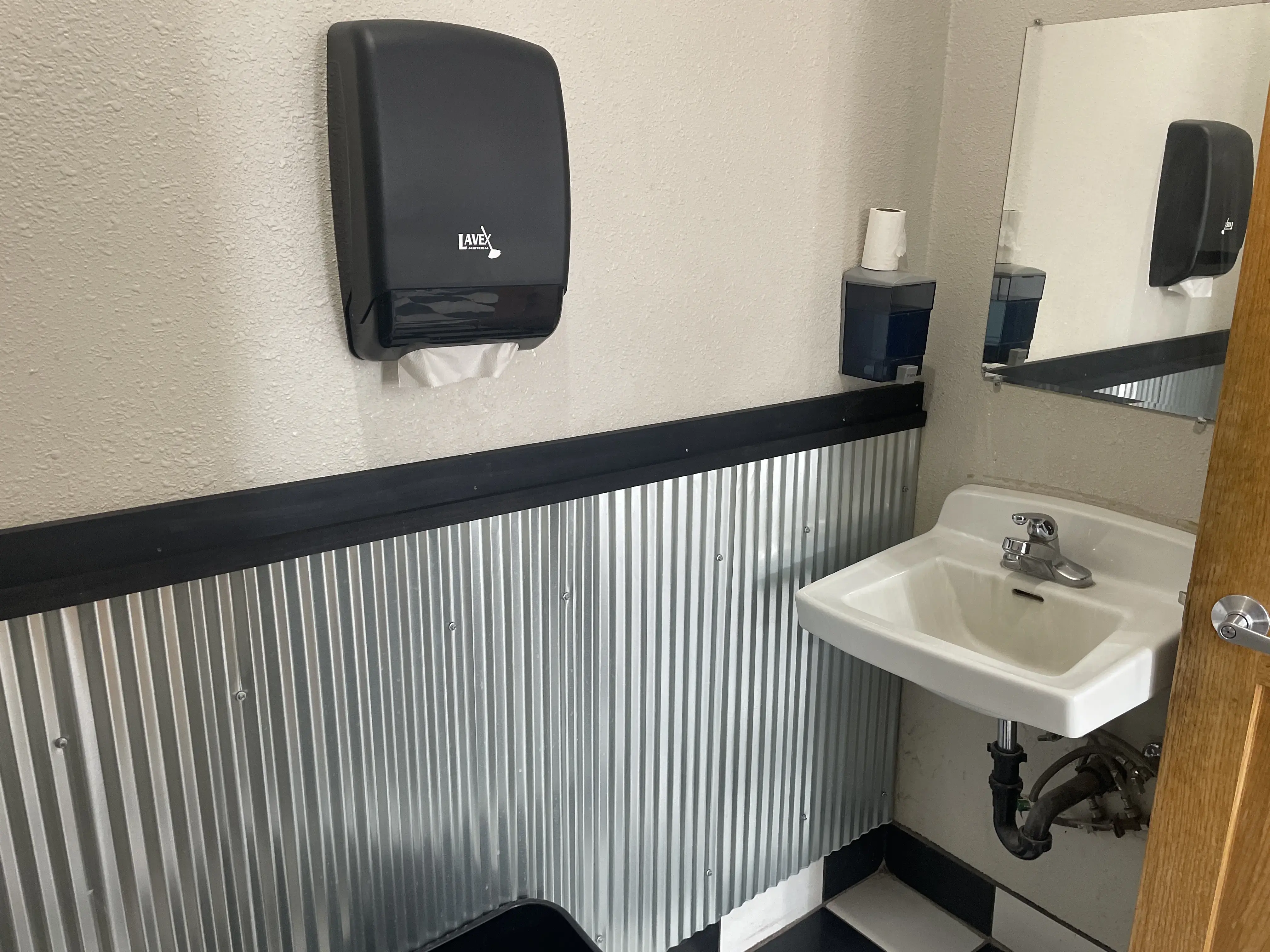 The Laundry Room Ellsworth thumbnail 4