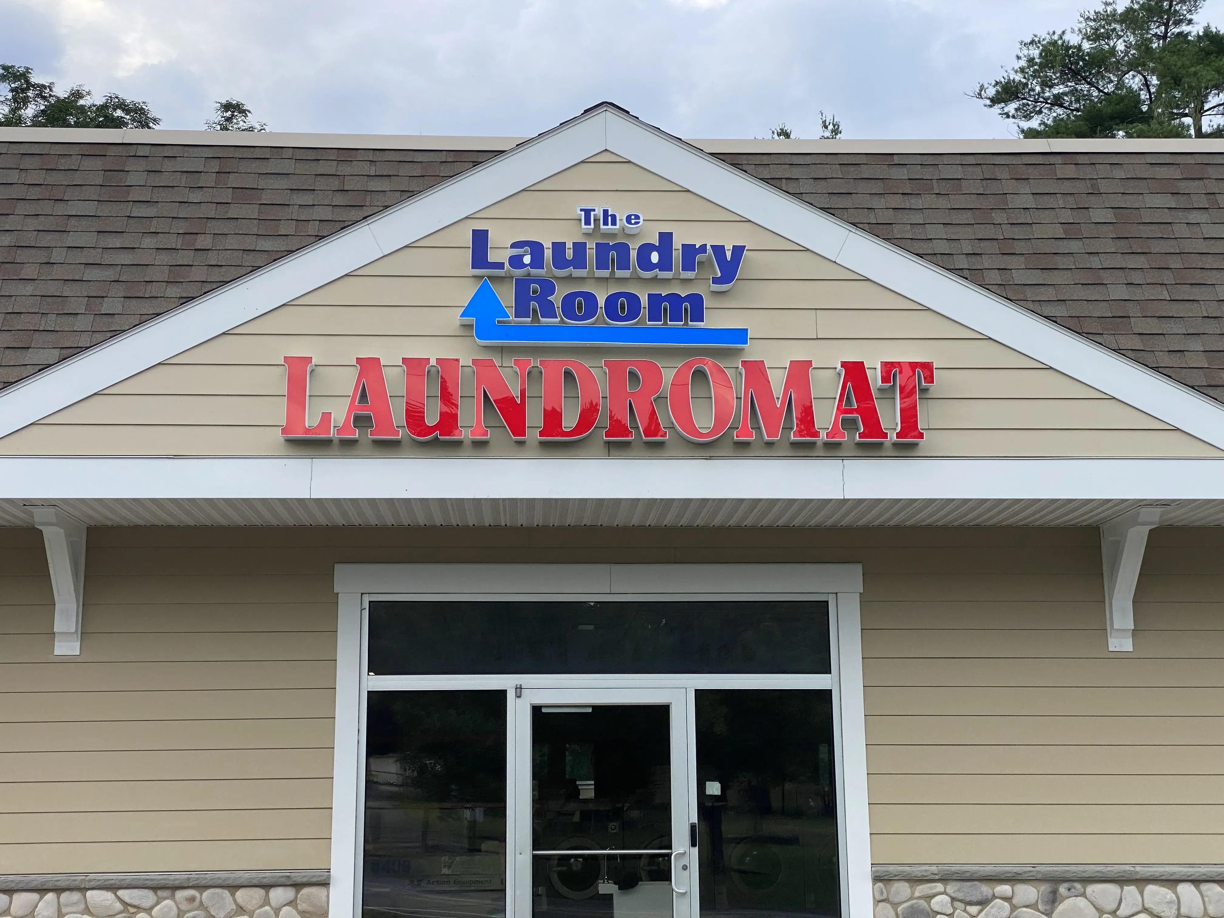 The Laundry Room Of Lake George - Image 2
