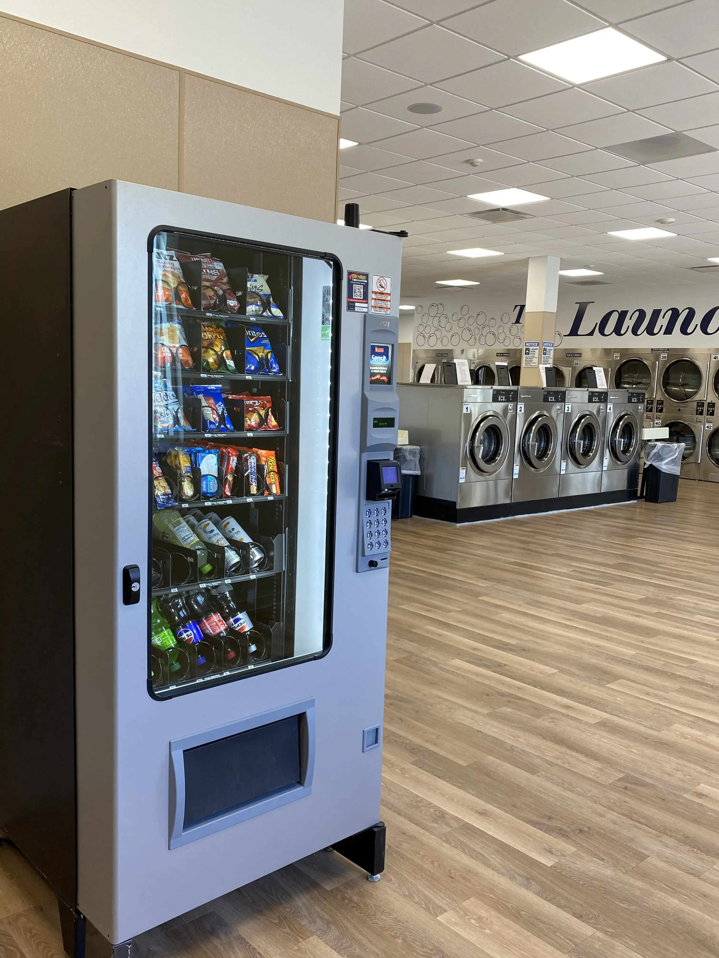 The Laundry Room Of Lake George thumbnail 5