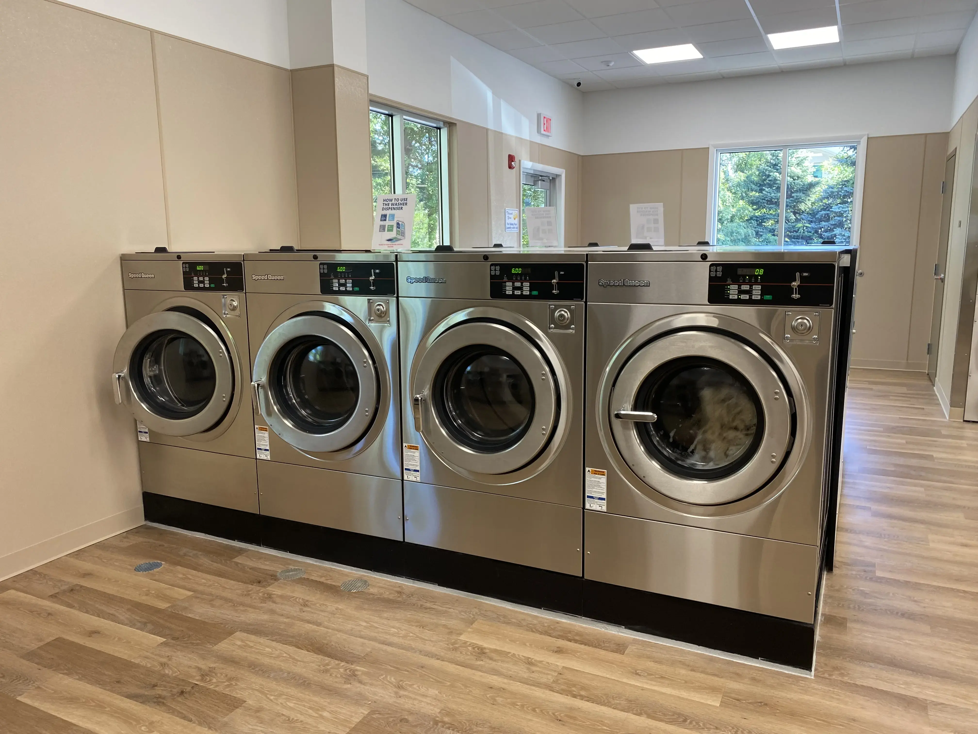 The Laundry Room Of Lake George thumbnail 17