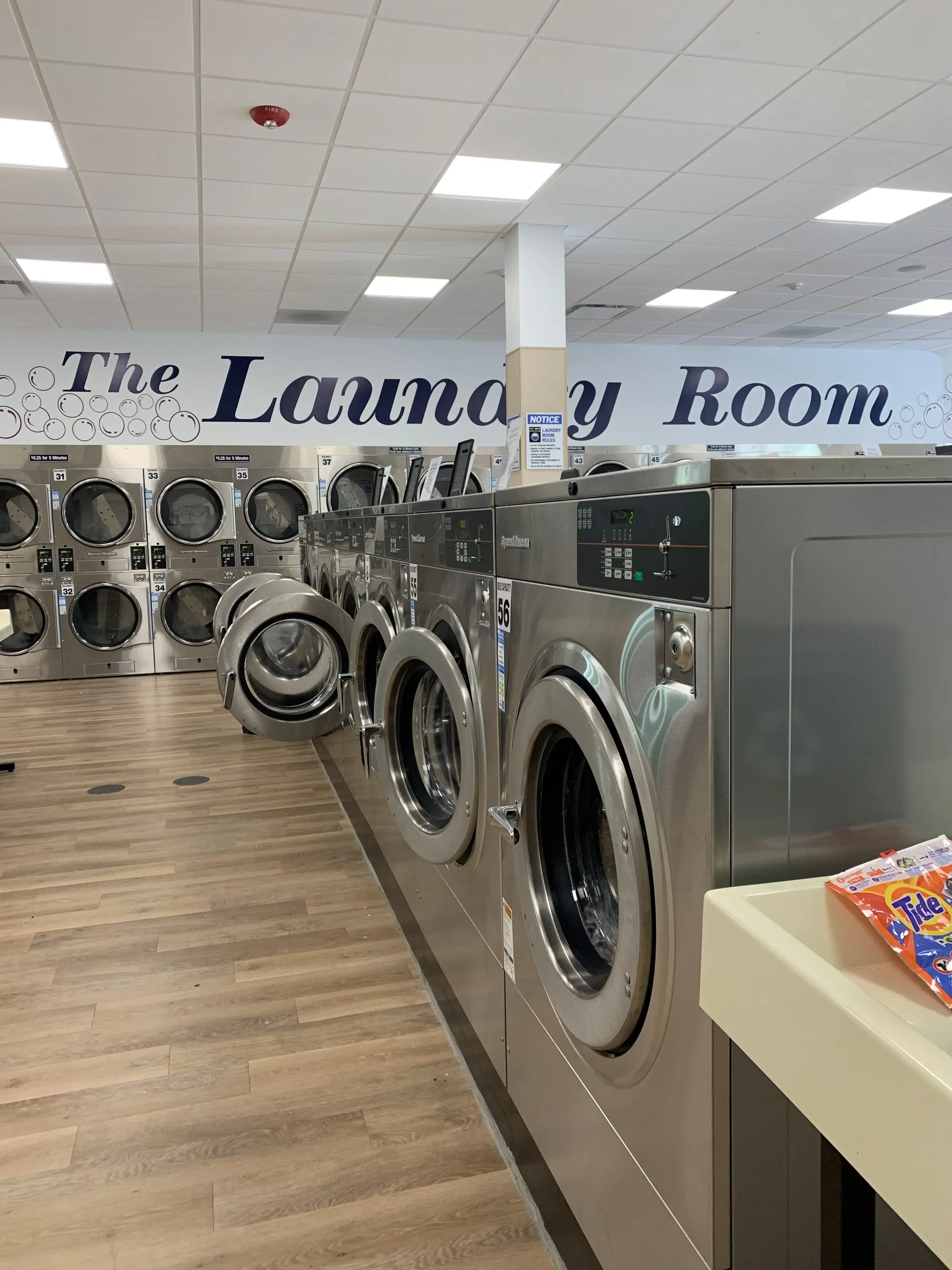 The Laundry Room Of Lake George thumbnail 19