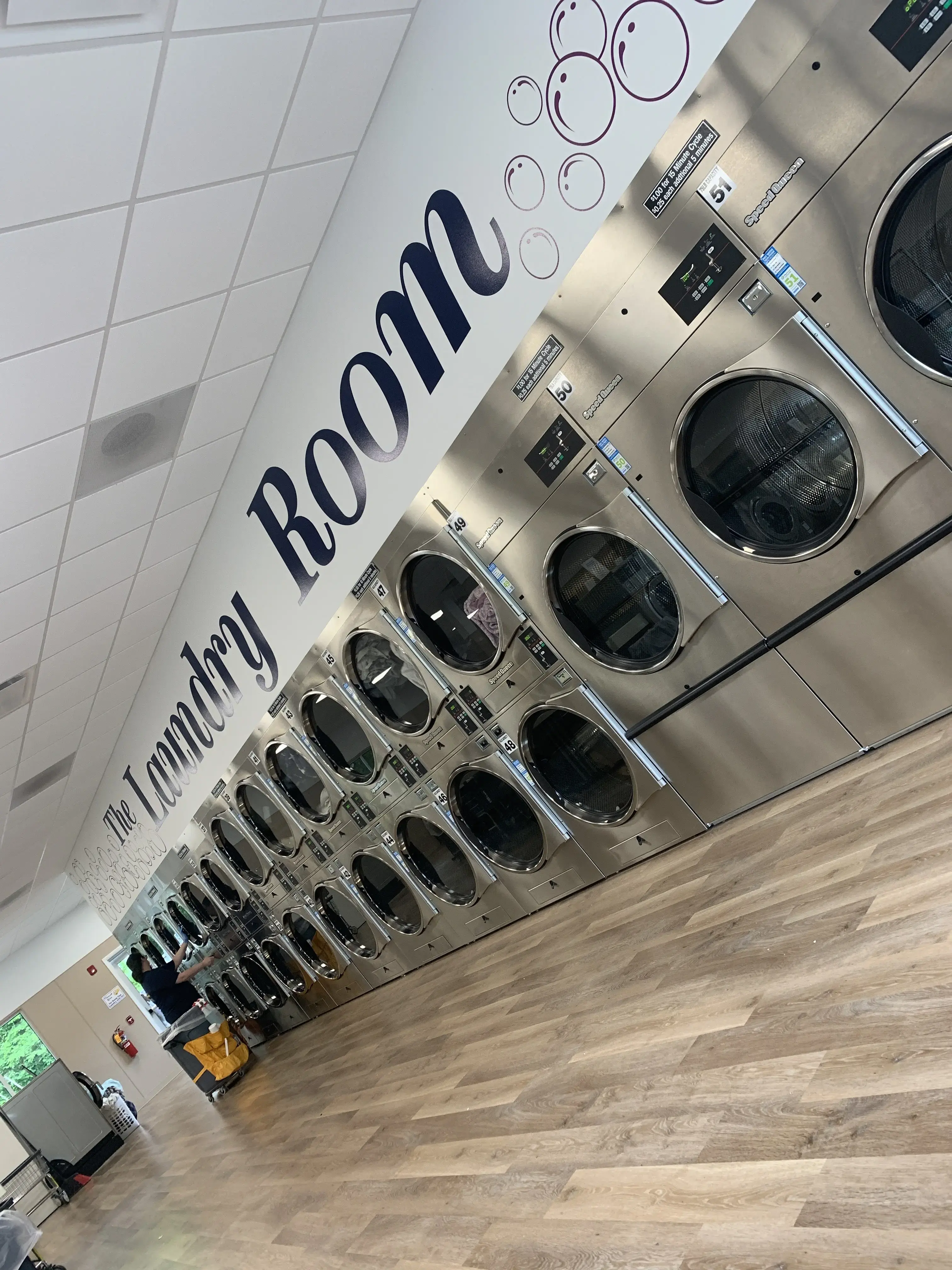 The Laundry Room Of Lake George - Image 8