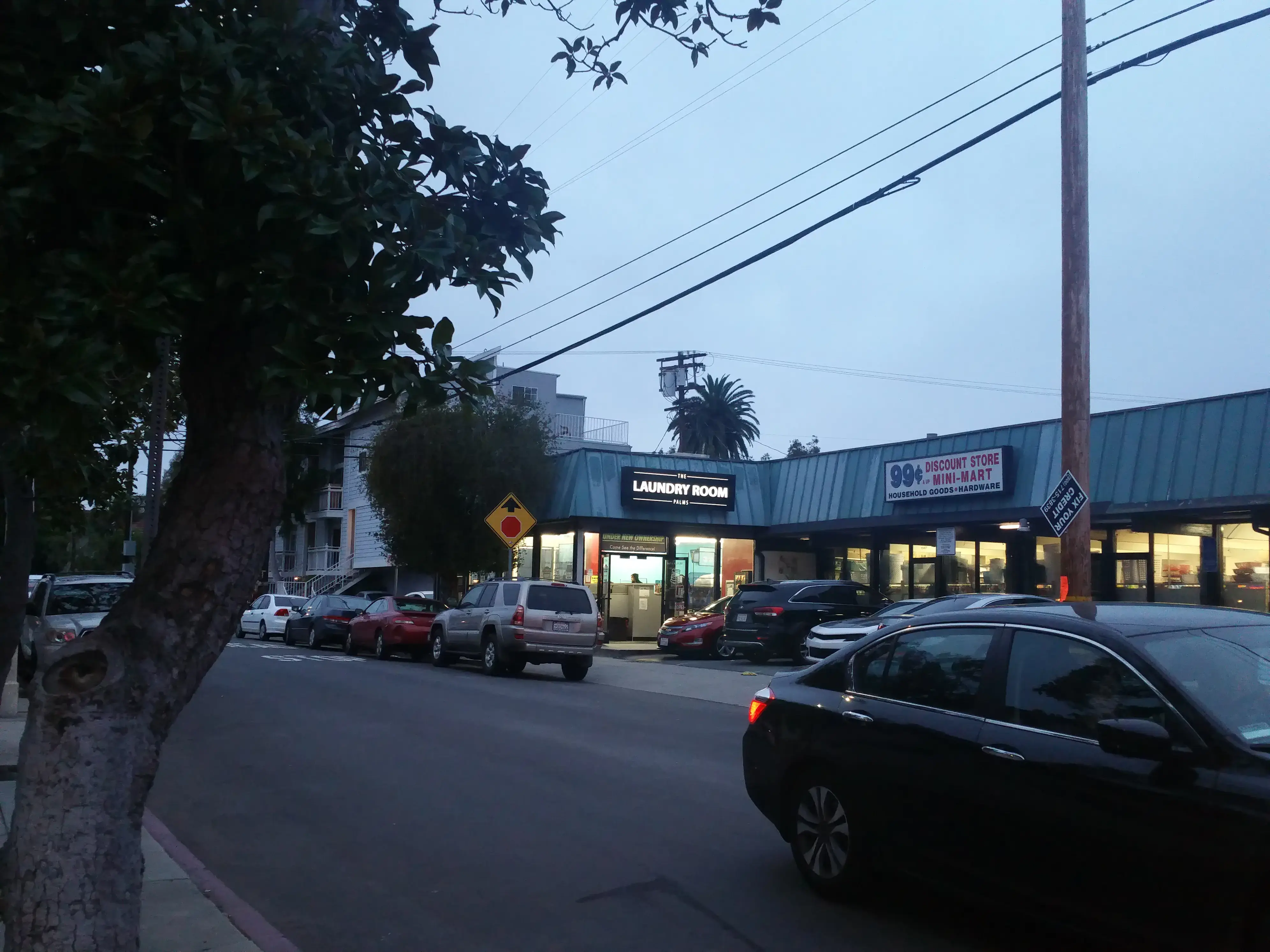 The Laundry Room of Palms - Image 6