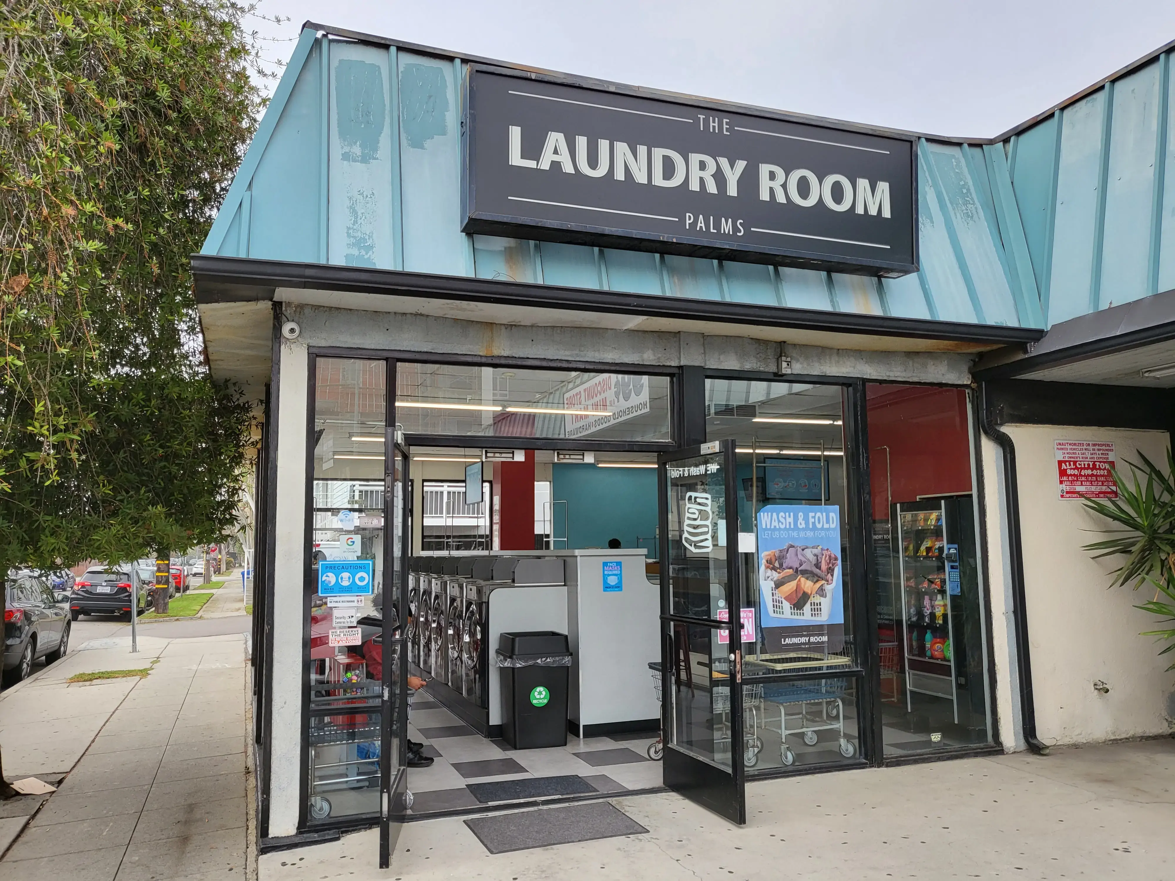 The Laundry Room of Palms - Image 3